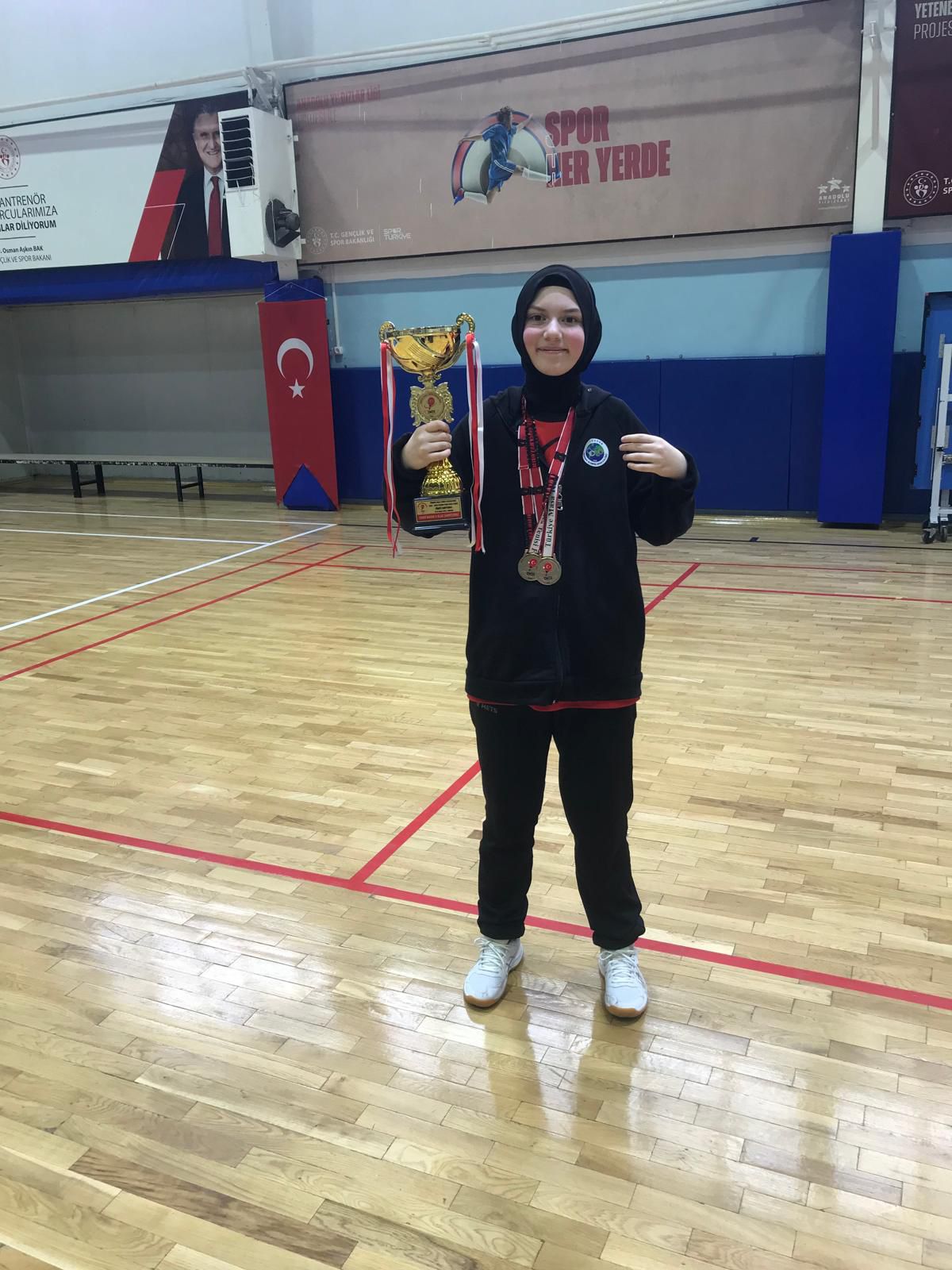 Masa Tenisinde Hendek başarısı