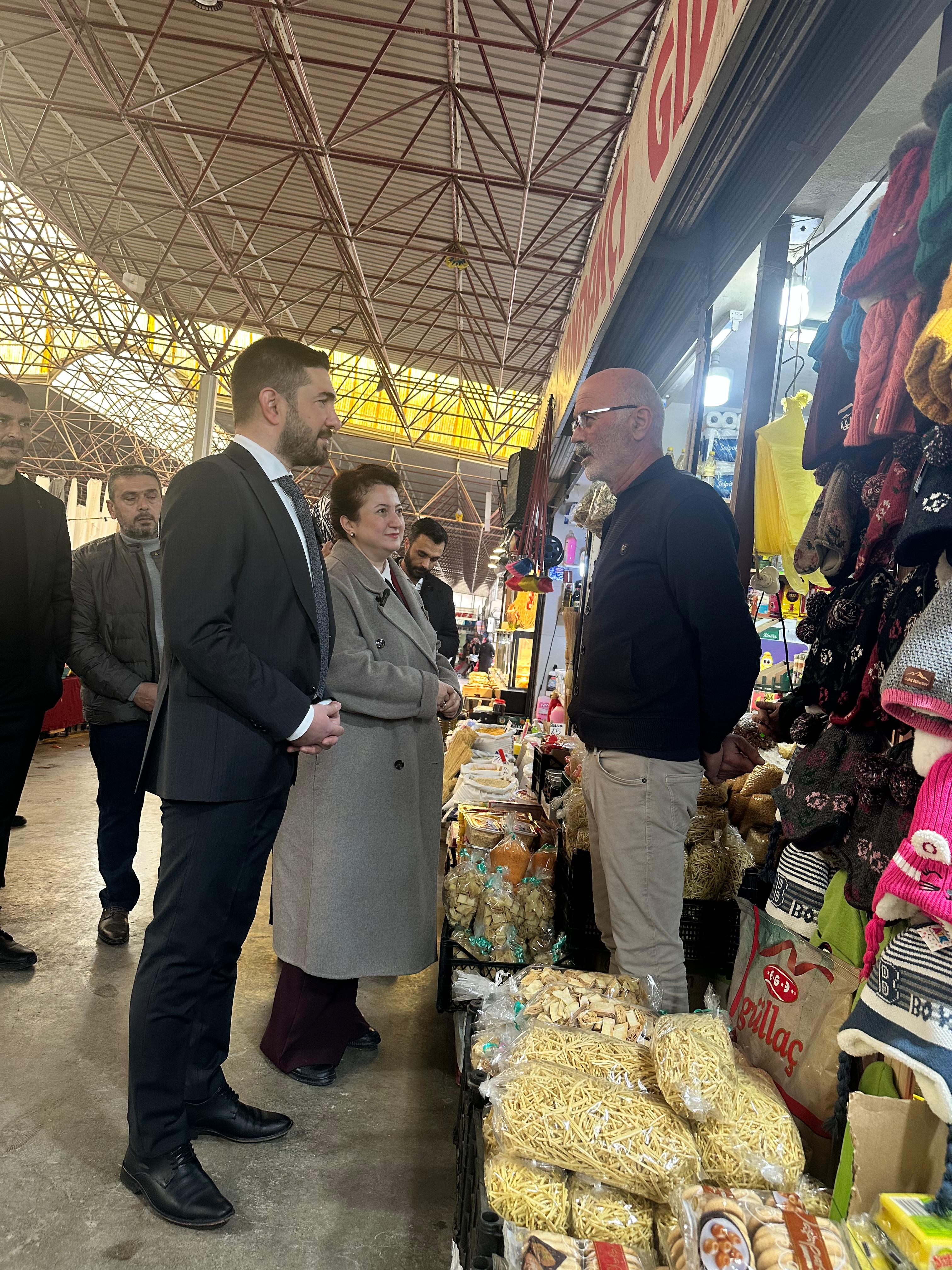 Anahtar Parti (A Parti) Hendek İlçe Teşkilatı, ilçenin nabzını tutmaya devam ediyor