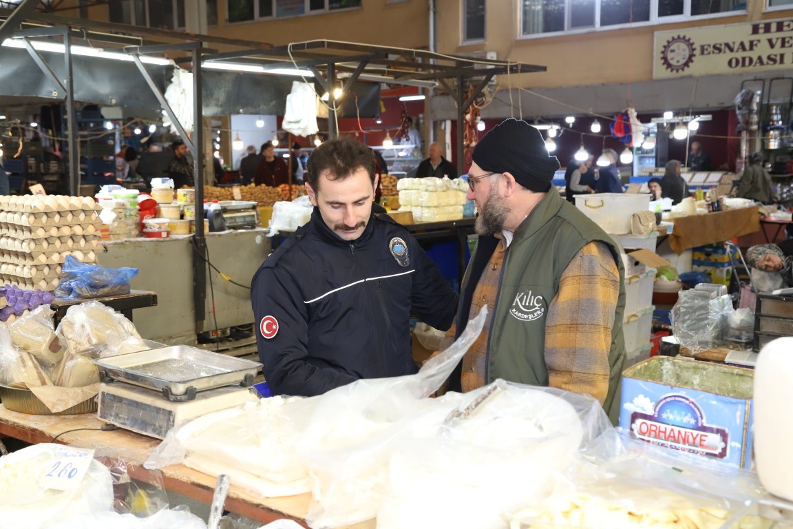 ZABITA EKİPLERİNDEN KAPALI PAZAR YERİNDE KAPSAMLI DENETİM