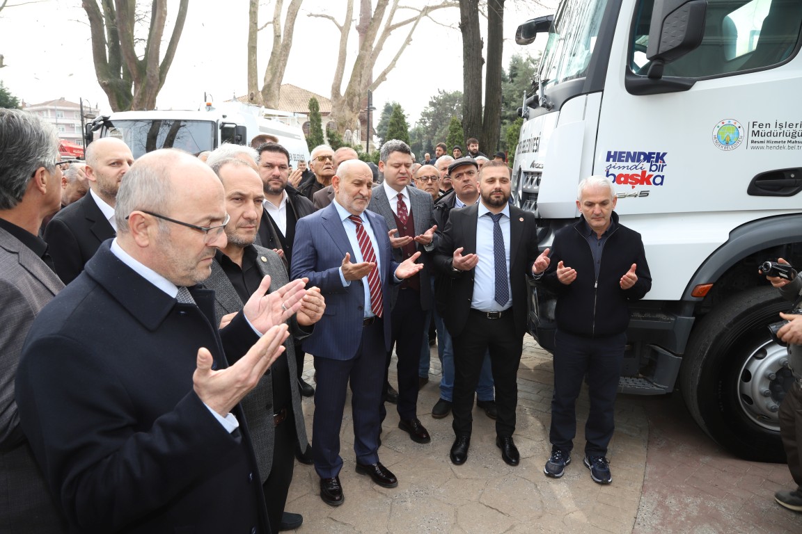 HENDEK BELEDİYESİ ARAÇ FİLOSUNU GÜÇLENDİRDİ