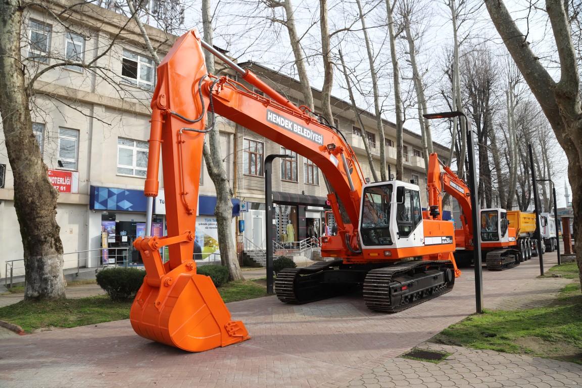 HENDEK BELEDİYESİ ARAÇ FİLOSUNU GÜÇLENDİRDİ