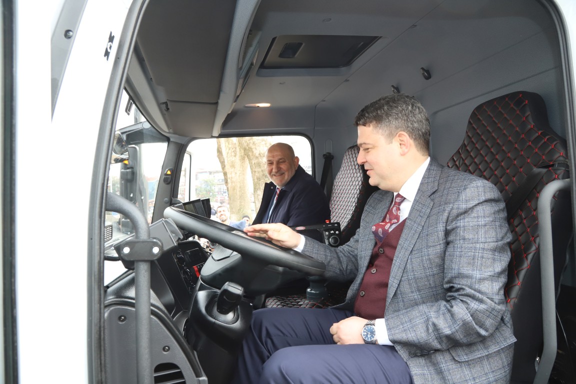 HENDEK BELEDİYESİ ARAÇ FİLOSUNU GÜÇLENDİRDİ