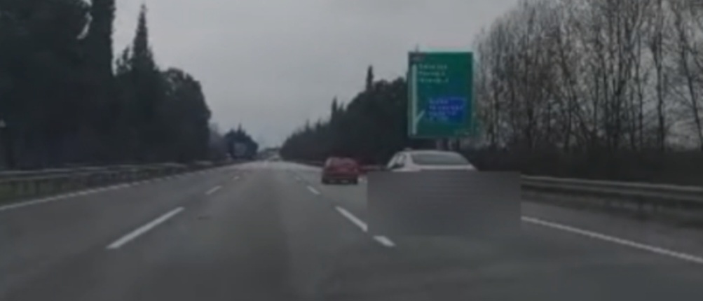 Silah kaçakçısı Hendek'te otoyolda yakalandı