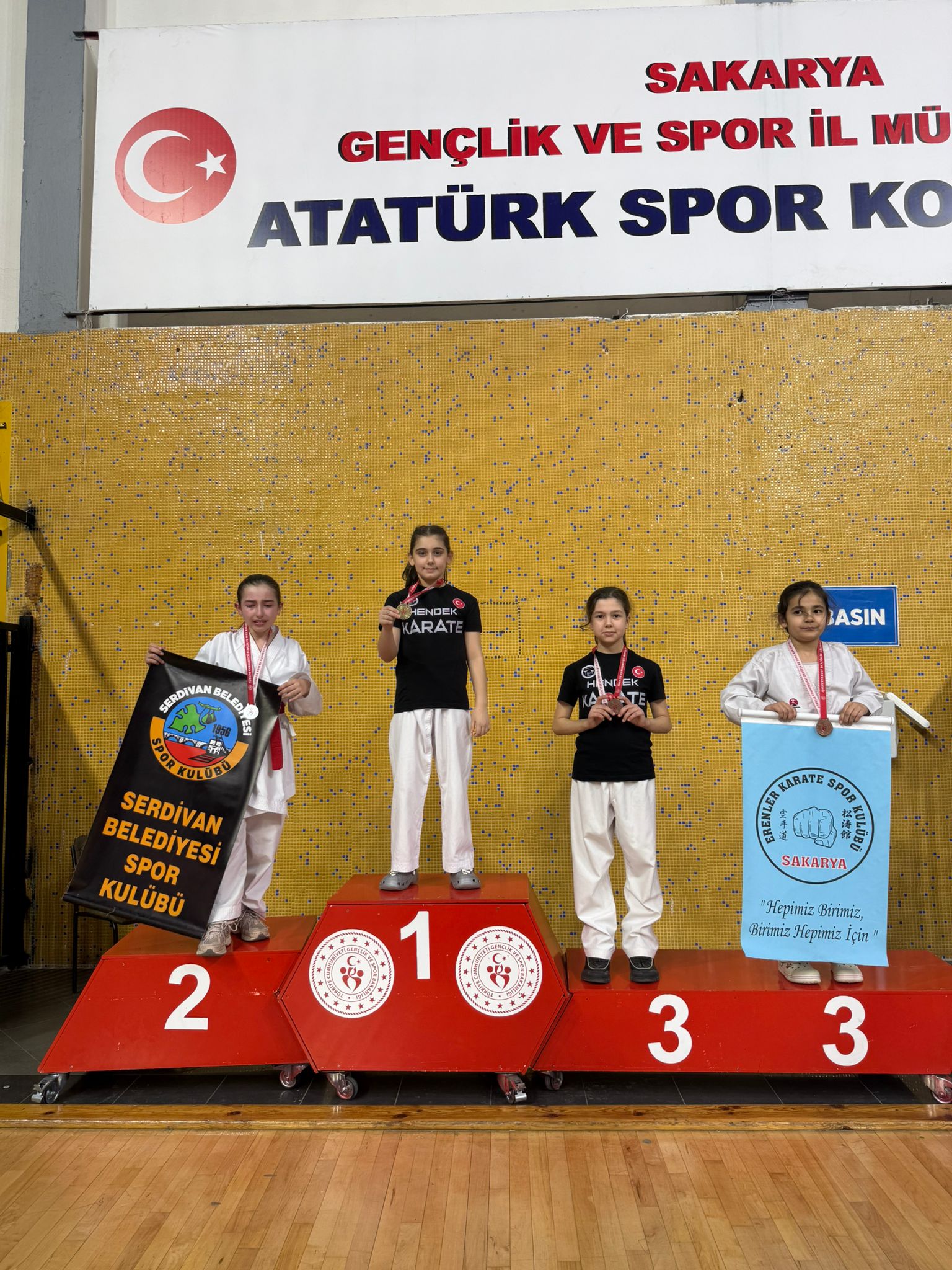 Seçmelere Hendek damgası