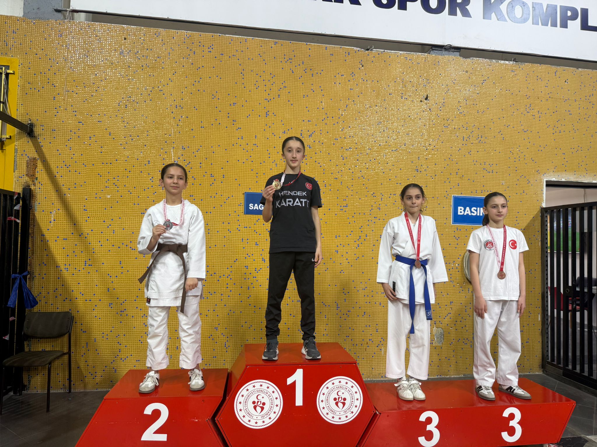 Seçmelere Hendek damgası