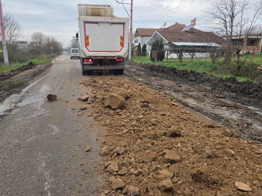HENDEK'TE ÇALIŞMALAR DEVAM EDİYOR