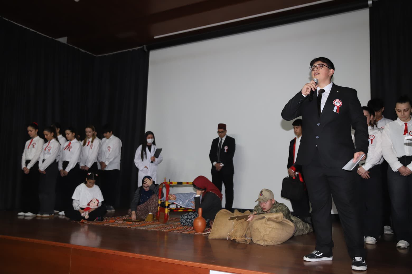 İSTİKLAL VE İSTİKBAL ŞAİRİ MEHMET AKİF ERSOY'U ANMA PROGRAMI DÜZENLENDİ