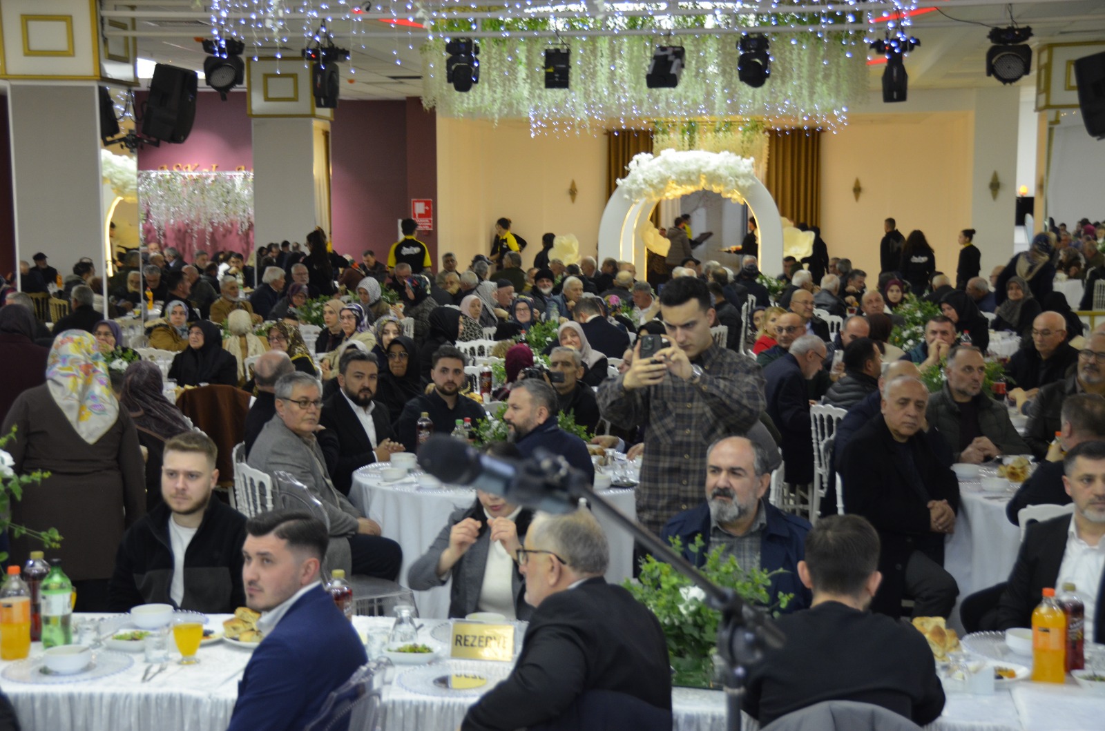 AK Parti Hendek İlçe Teşkilatı iftarda buluştu