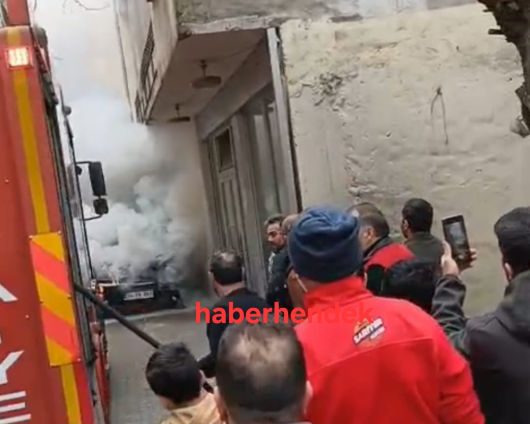 Hendek'te Araç yangını korkuttu