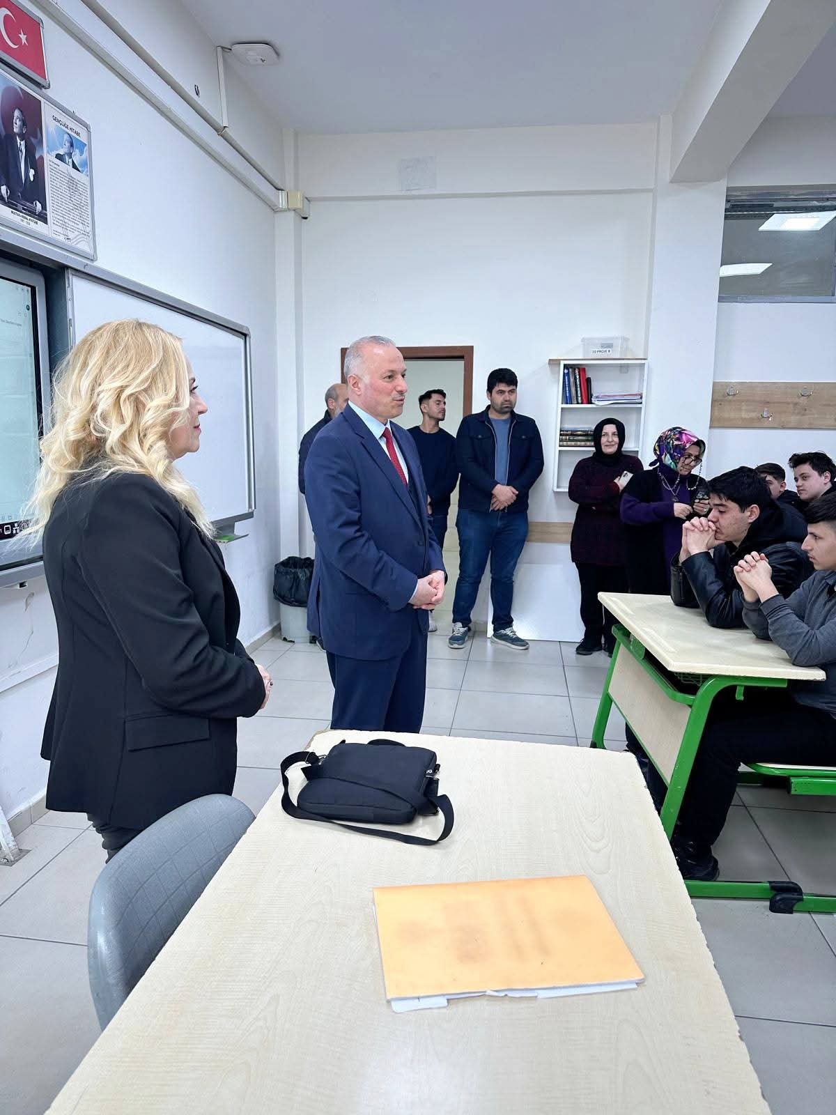 GENÇLER SAĞLIKLA BULUŞTU