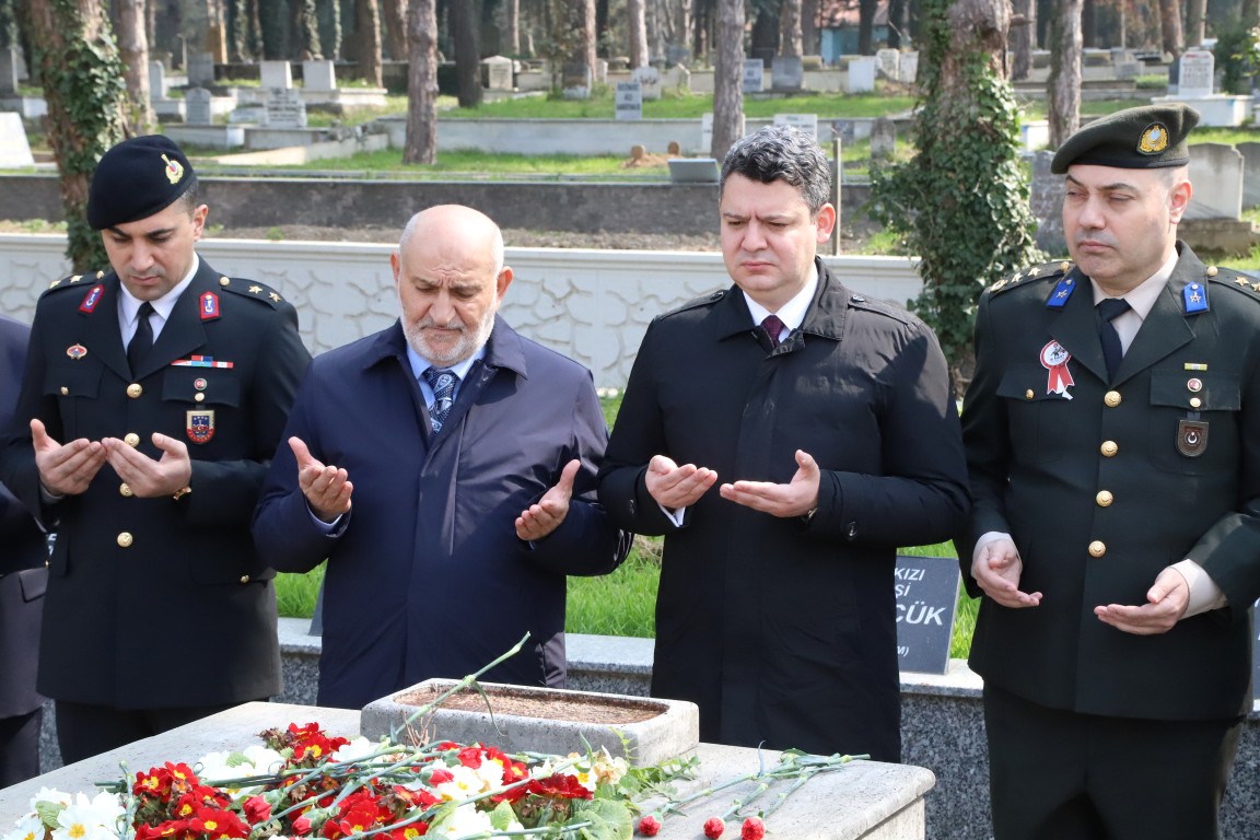 ÇANAKKALE ZAFERİNİN 111. YIL DÖNÜMÜ HENDEK’TE BİR DİZİ PROGRAMLA KUTLANDI