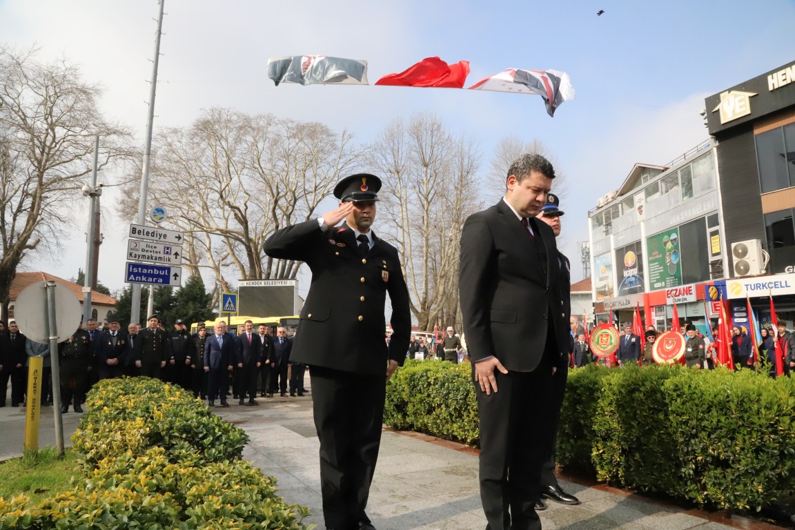 ÇANAKKALE ZAFERİNİN 111. YIL DÖNÜMÜ HENDEK’TE BİR DİZİ PROGRAMLA KUTLANDI