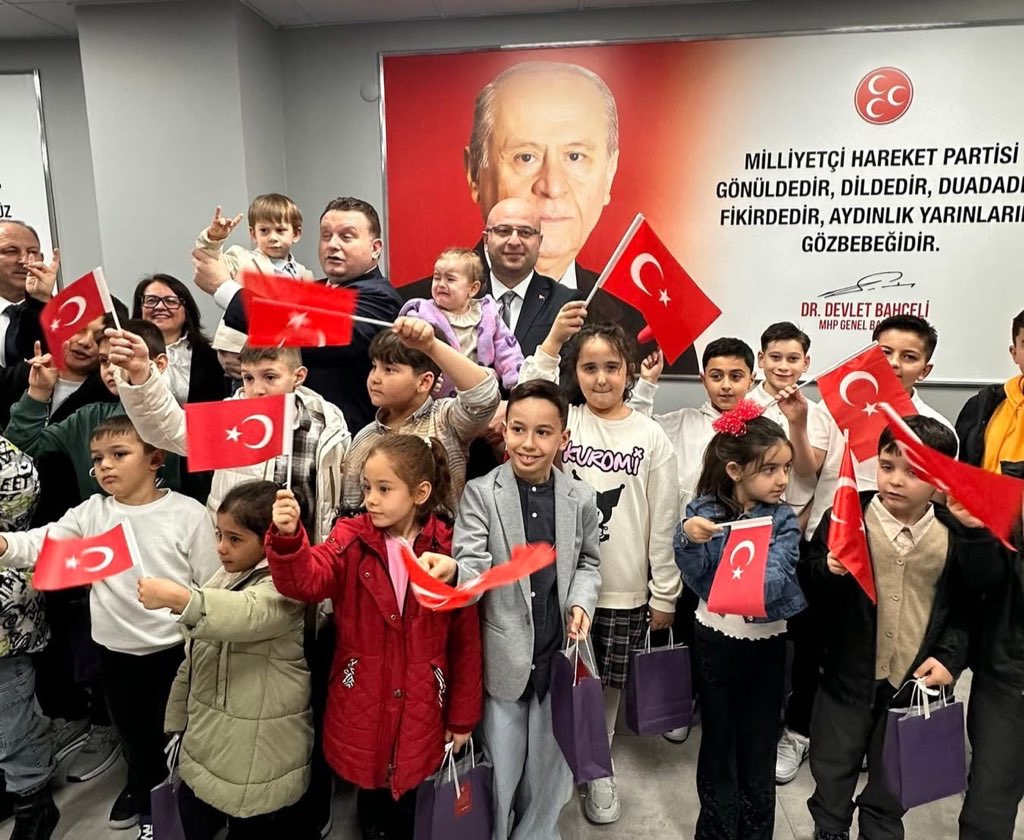 MHP Sakarya'da Çocuk İzdihamı