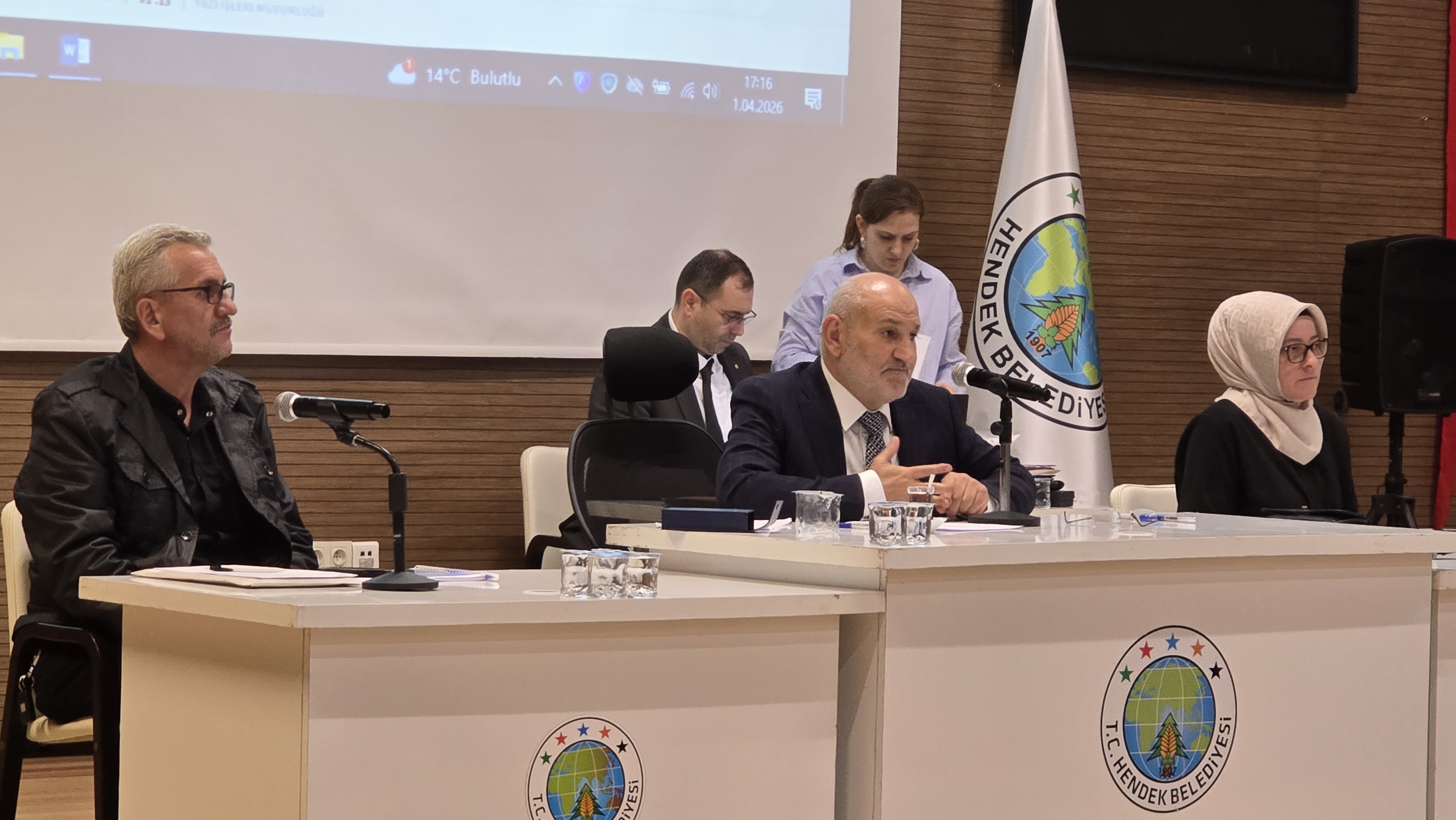 HENDEK MECLİSİ 22 MADDEYİ KARARA BAĞLADI