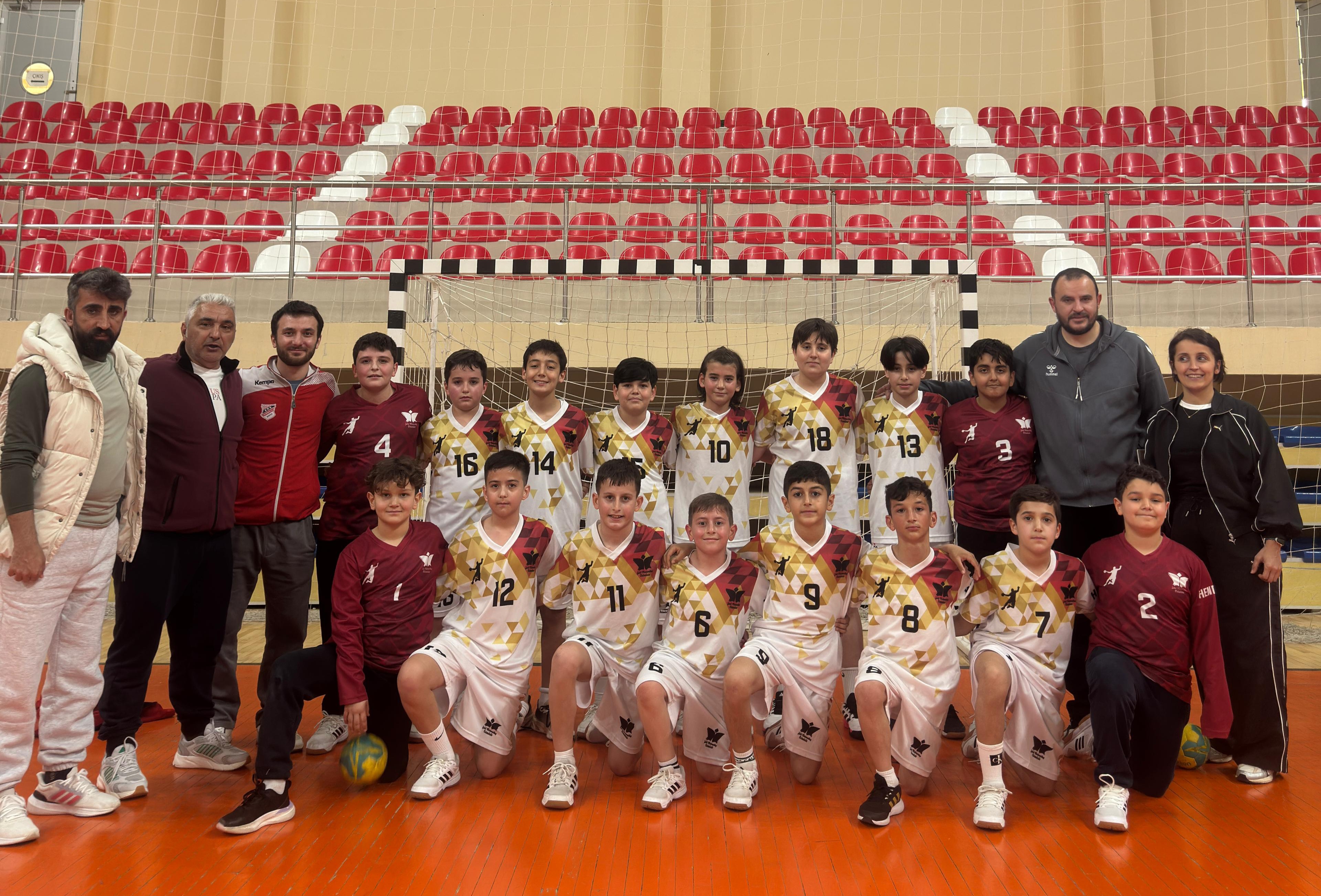 HENDEK ŞEHİT MAHMUTBEY ORTAOKULU FARKLI KAZANDI