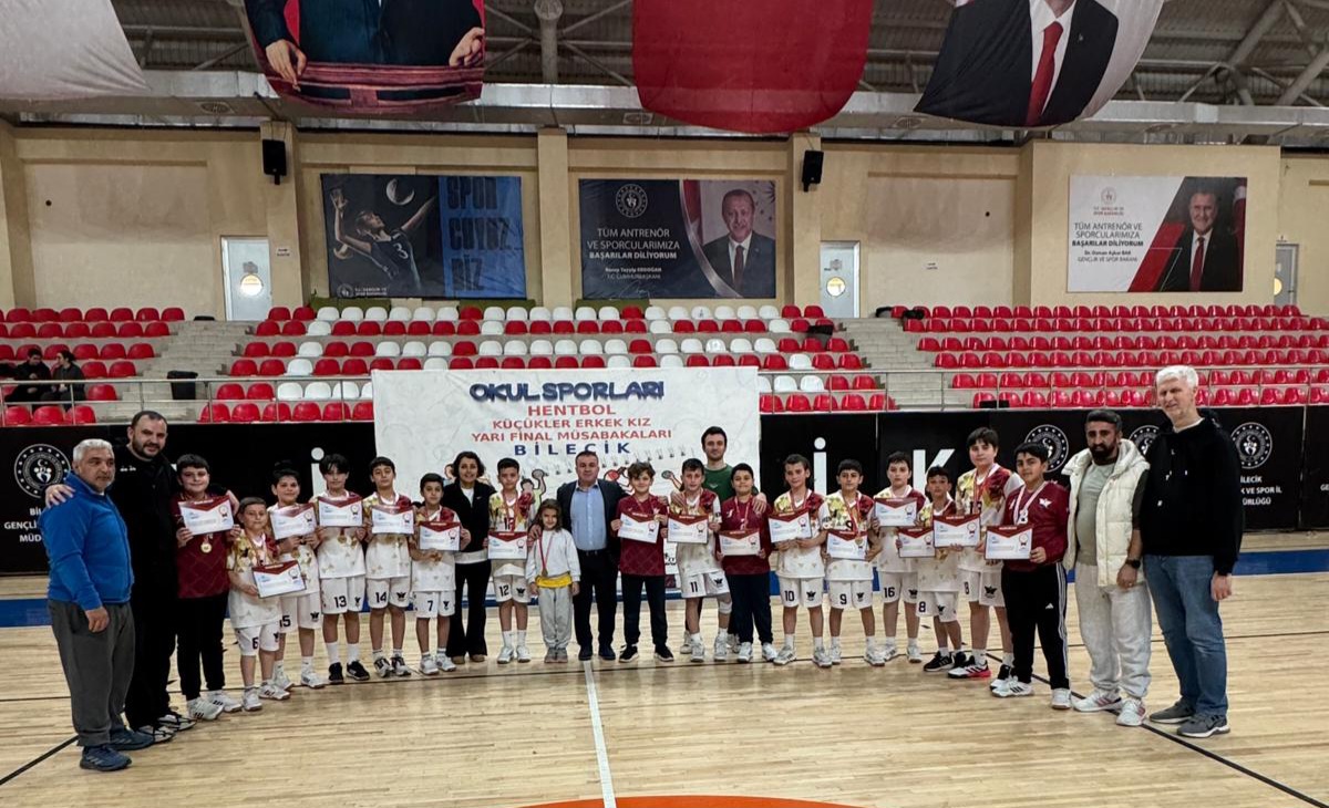 Hendek Şehit Mahmutbey Ortaokulu Türkiye Finallerinde!