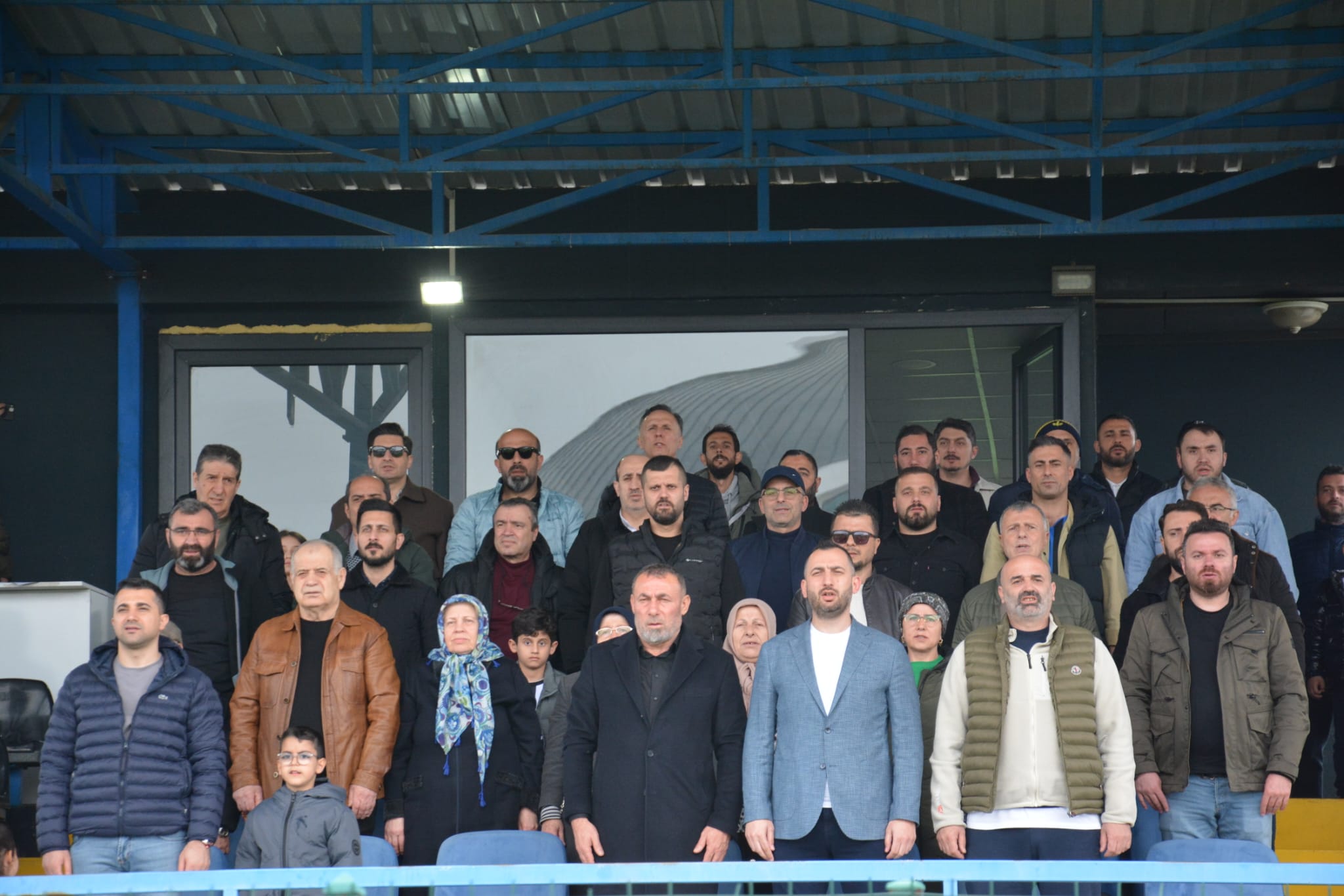 Hendekspor lidere boyun eğdi