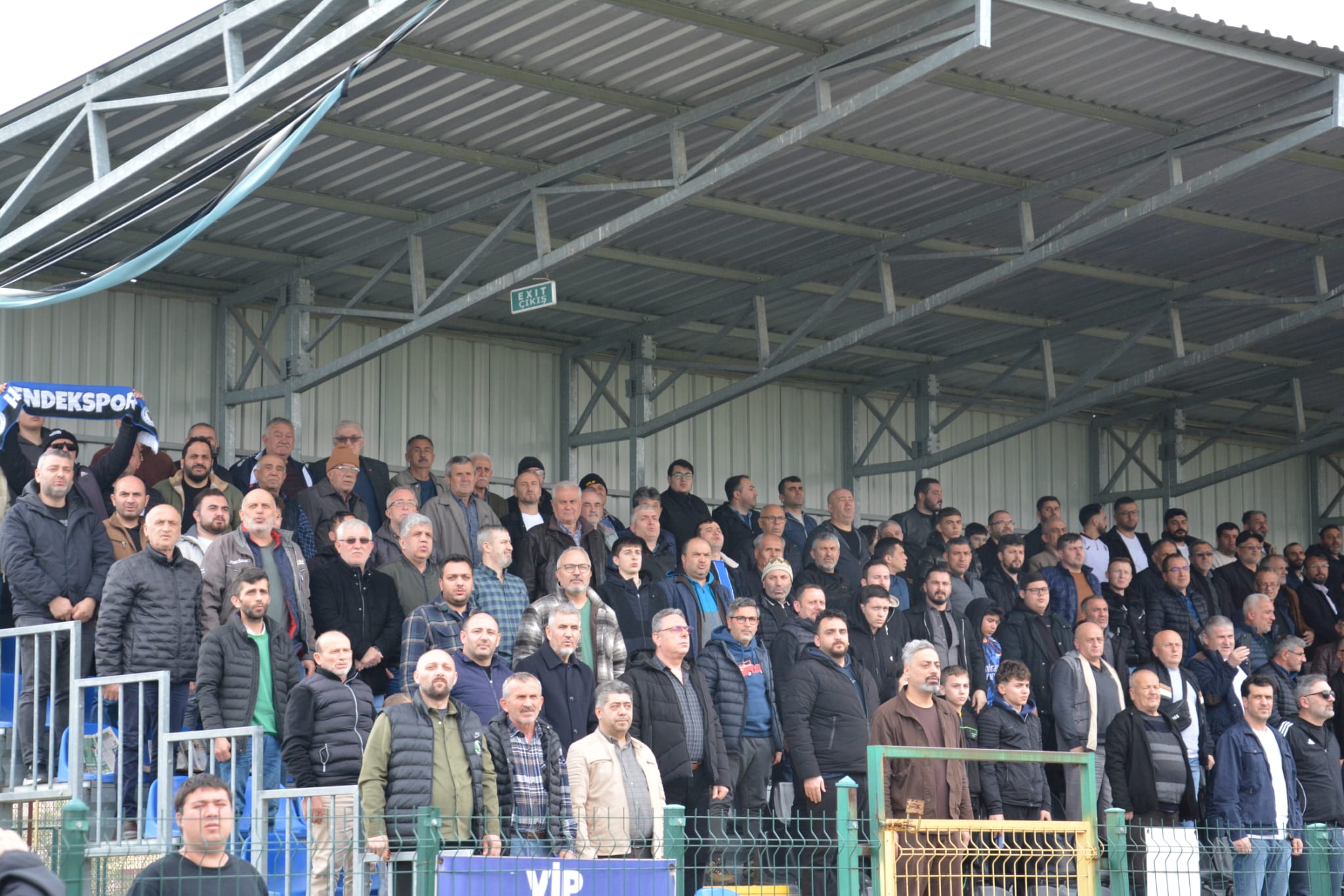 Hendekspor lidere boyun eğdi