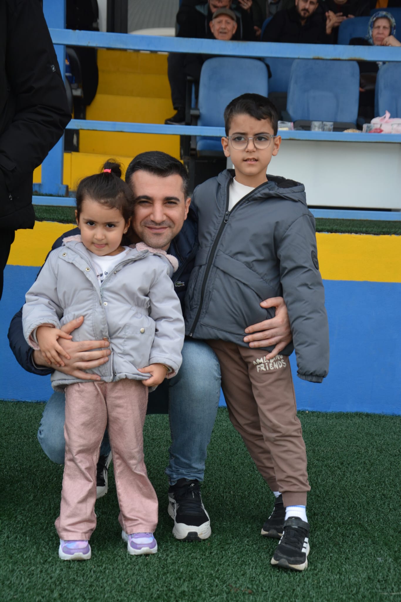 Hendekspor lidere boyun eğdi