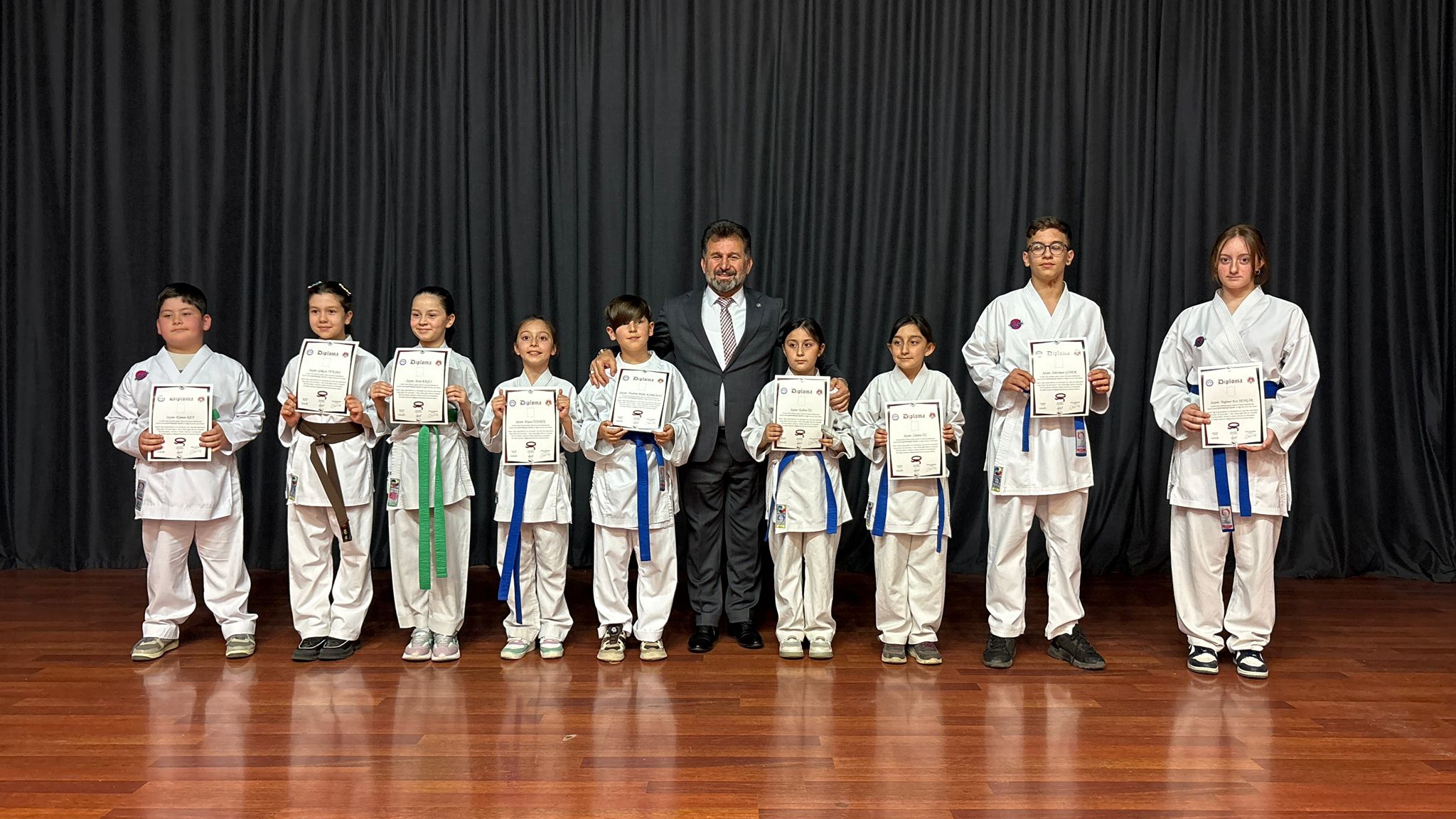 Hendek Olimpik spor kulübü diploma törenine büyük ilgi