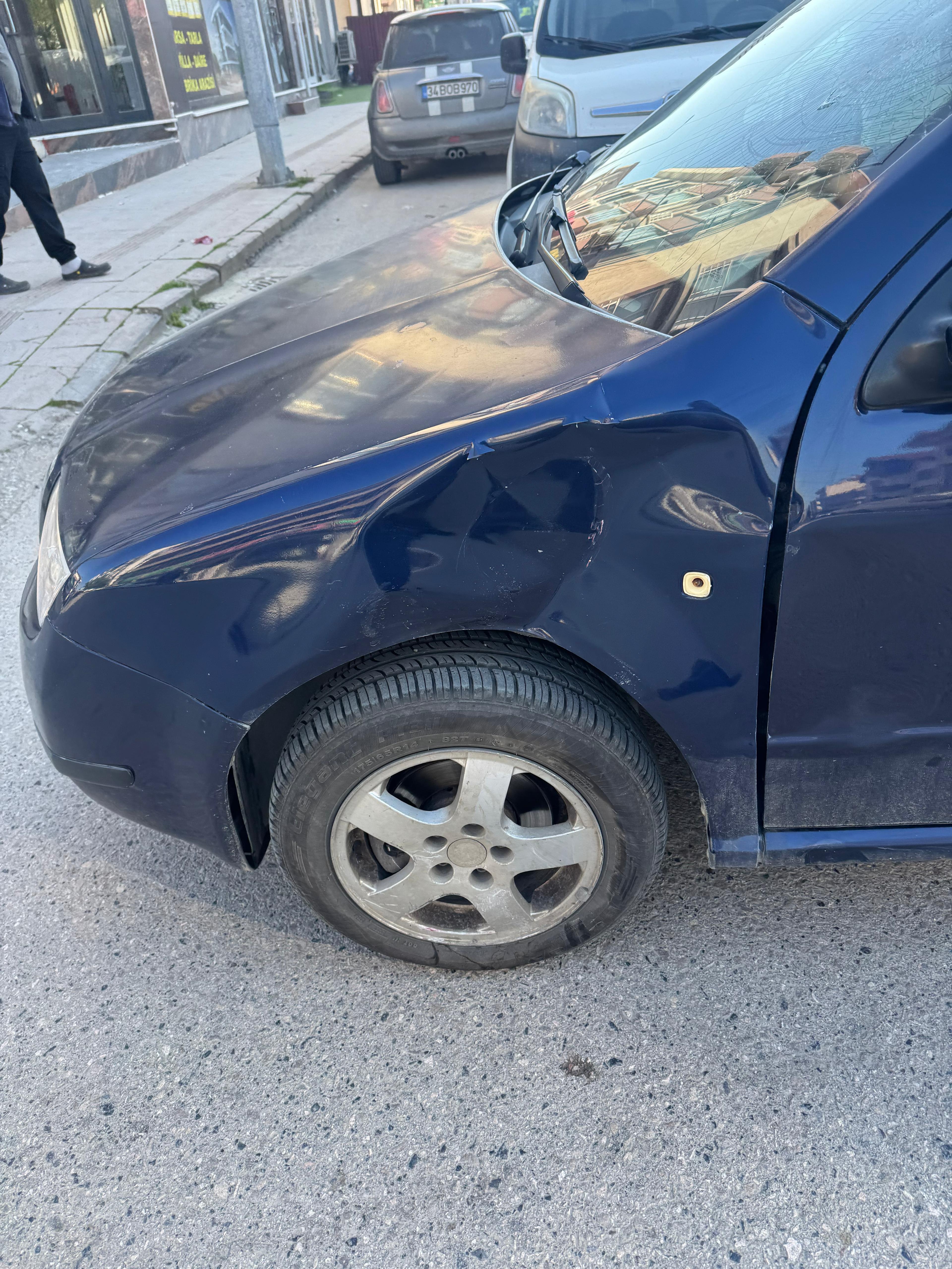 Hendek’te Motosiklet Sürücüsü Yaralandı