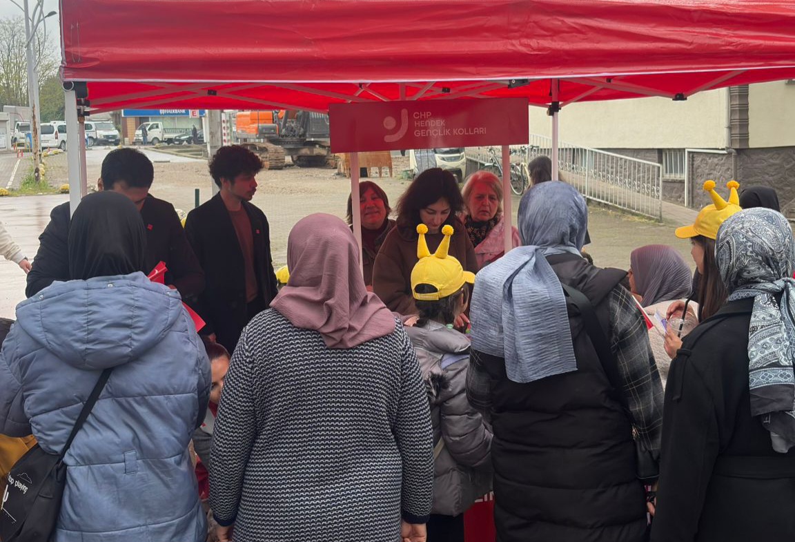 CHP Hendek Gençlik kollarından 23 Nisan etkinliği