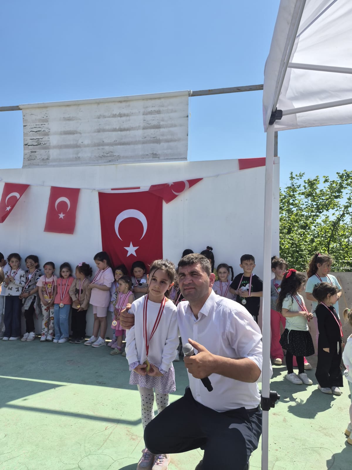 Akpınar Mahallesinde çocuklar doyasıya 23 Nisan coşkusu yaşadı