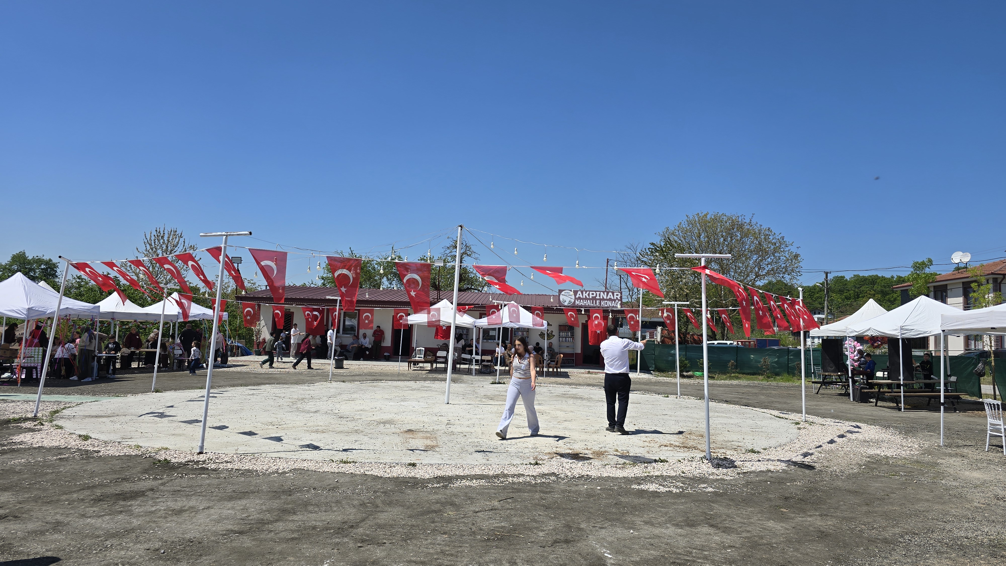 Akpınar Mahallesinde çocuklar doyasıya 23 Nisan coşkusu yaşadı