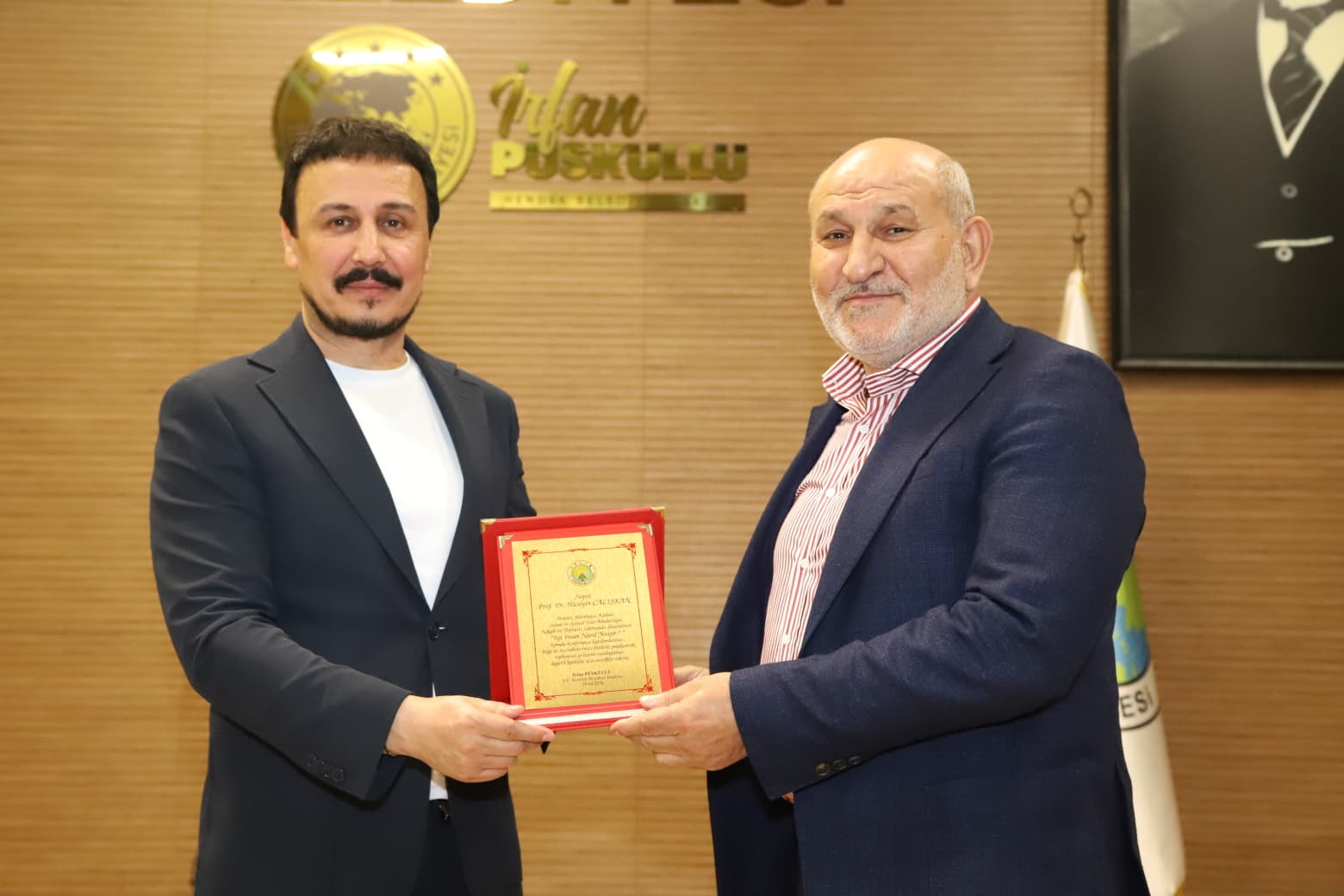 İYİ İNSAN NASIL YETİŞİR KONULU KONFERANS YOĞUN KATILIMLA GERÇEKLEŞTİ