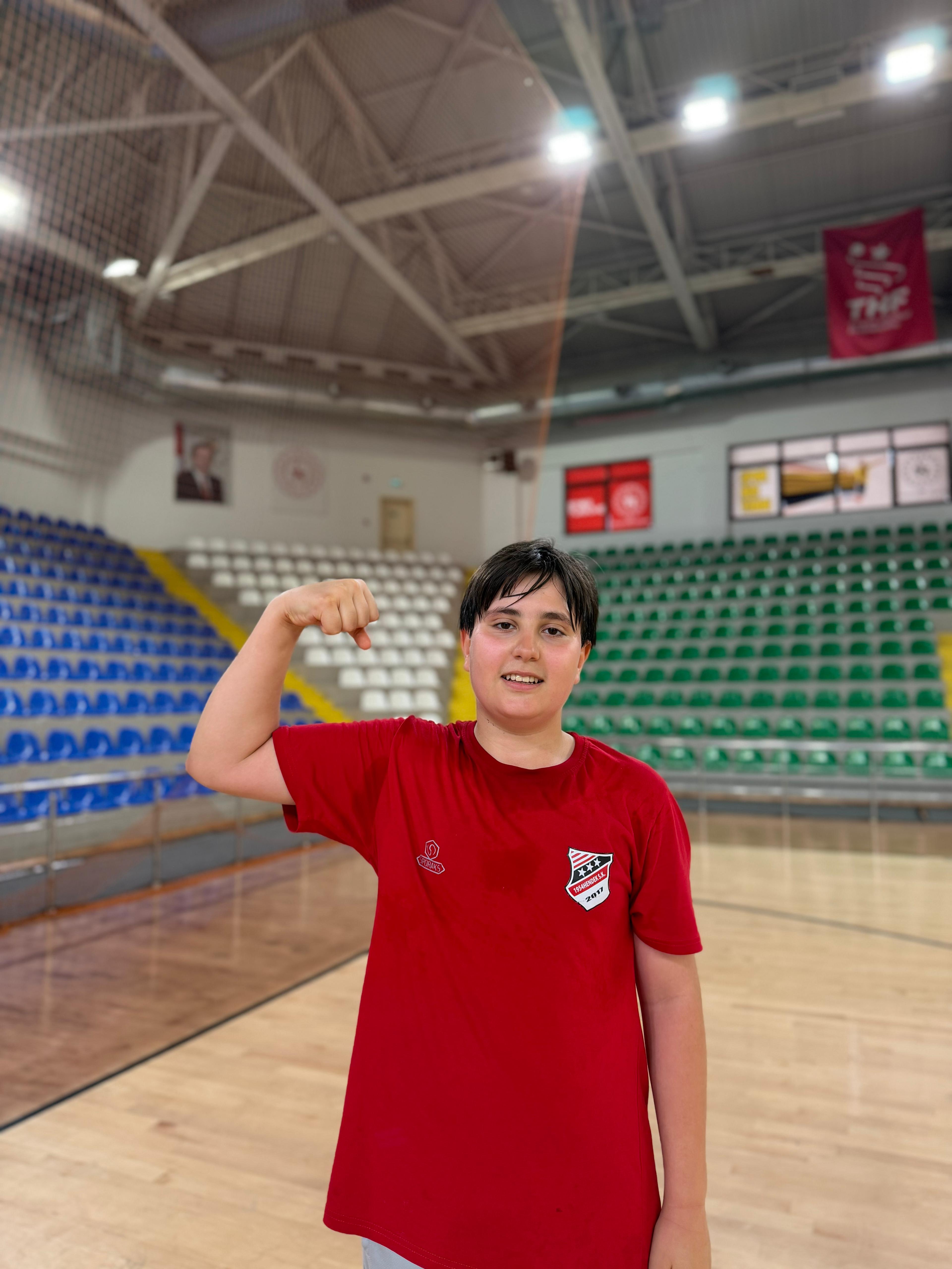 HENDEK ŞEHİT MAHMUTBEY ORTAOKULU TÜRKİYE ŞAMPİYONASI’NA BAŞLIYOR