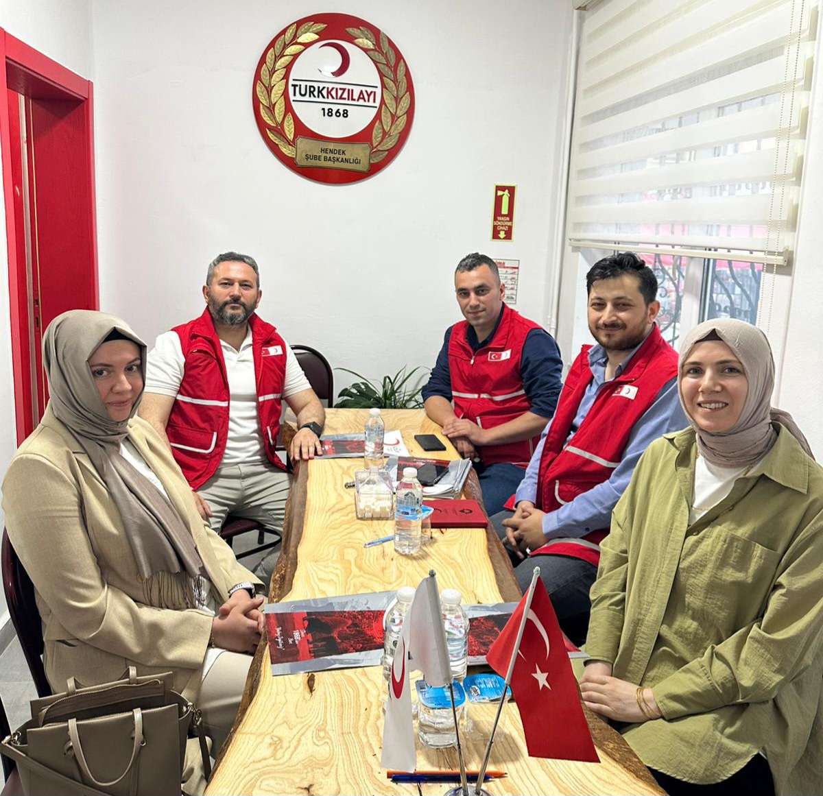 Türk Kızılay Hendek Şube Başkanı Aslıbay olurken Yönetimide belli oldu