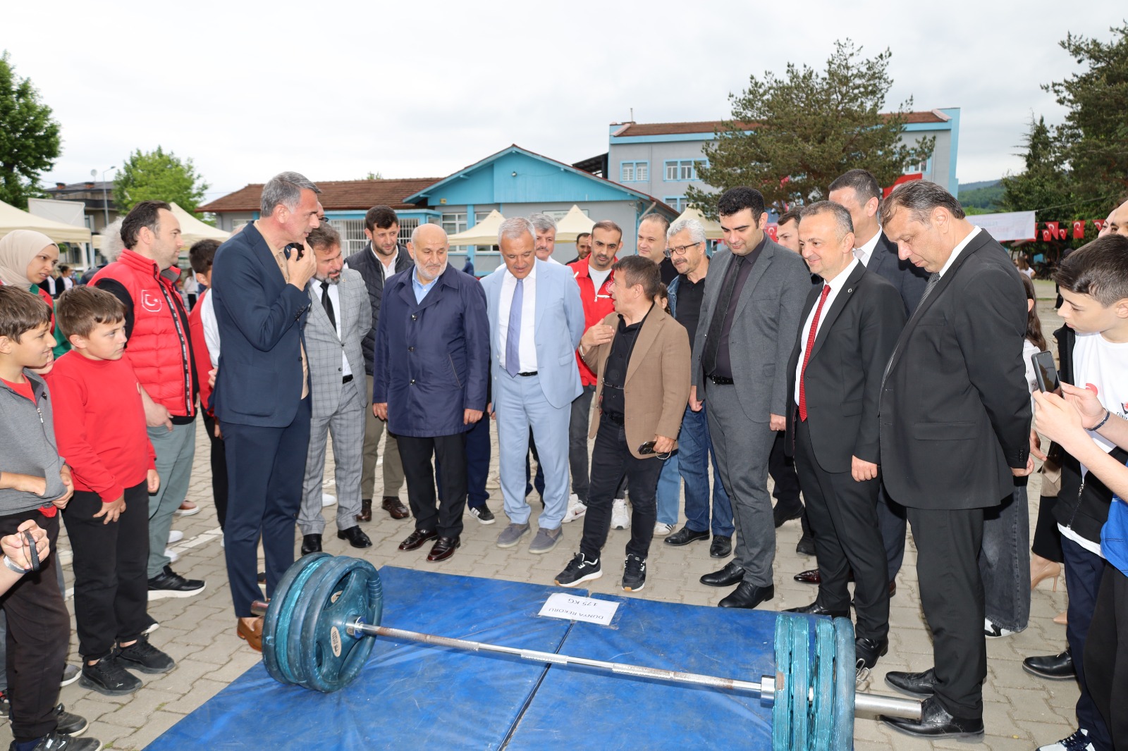 Olimpiyat Şampiyonu Mutlu Atikehanım Ortaokulunda
