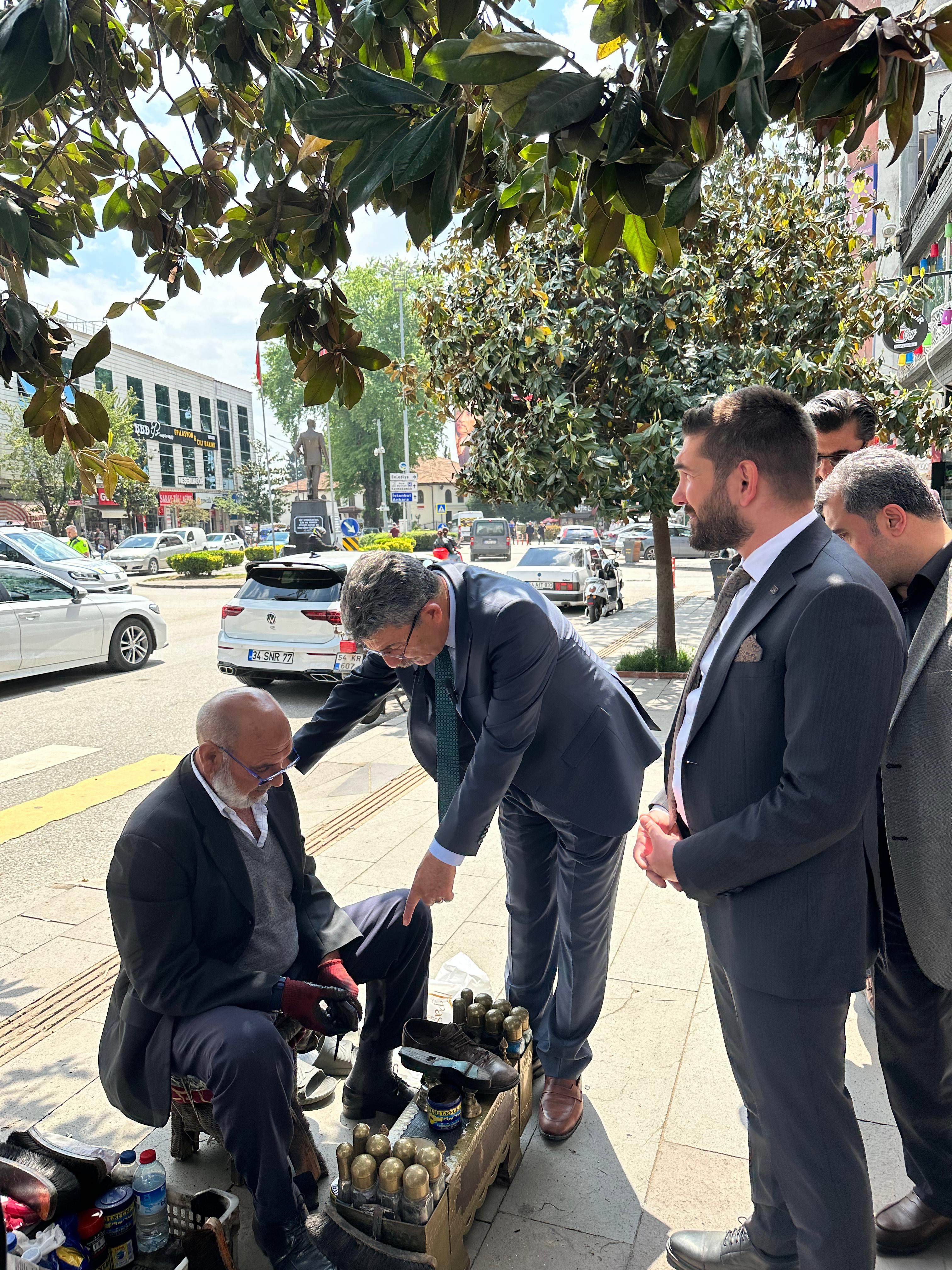 ANAHTAR PARTİ GENEL BAŞKAN YARDIMCISI AYHAN EREL HENDEK’TE SAHAYA İNDİ