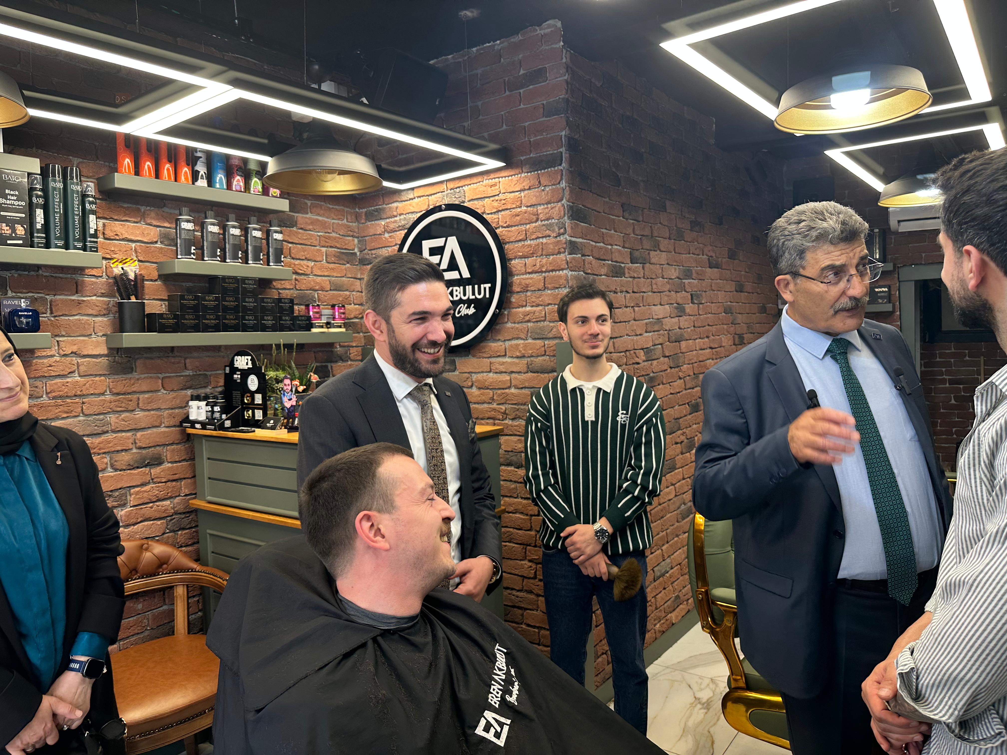 ANAHTAR PARTİ GENEL BAŞKAN YARDIMCISI AYHAN EREL HENDEK’TE SAHAYA İNDİ