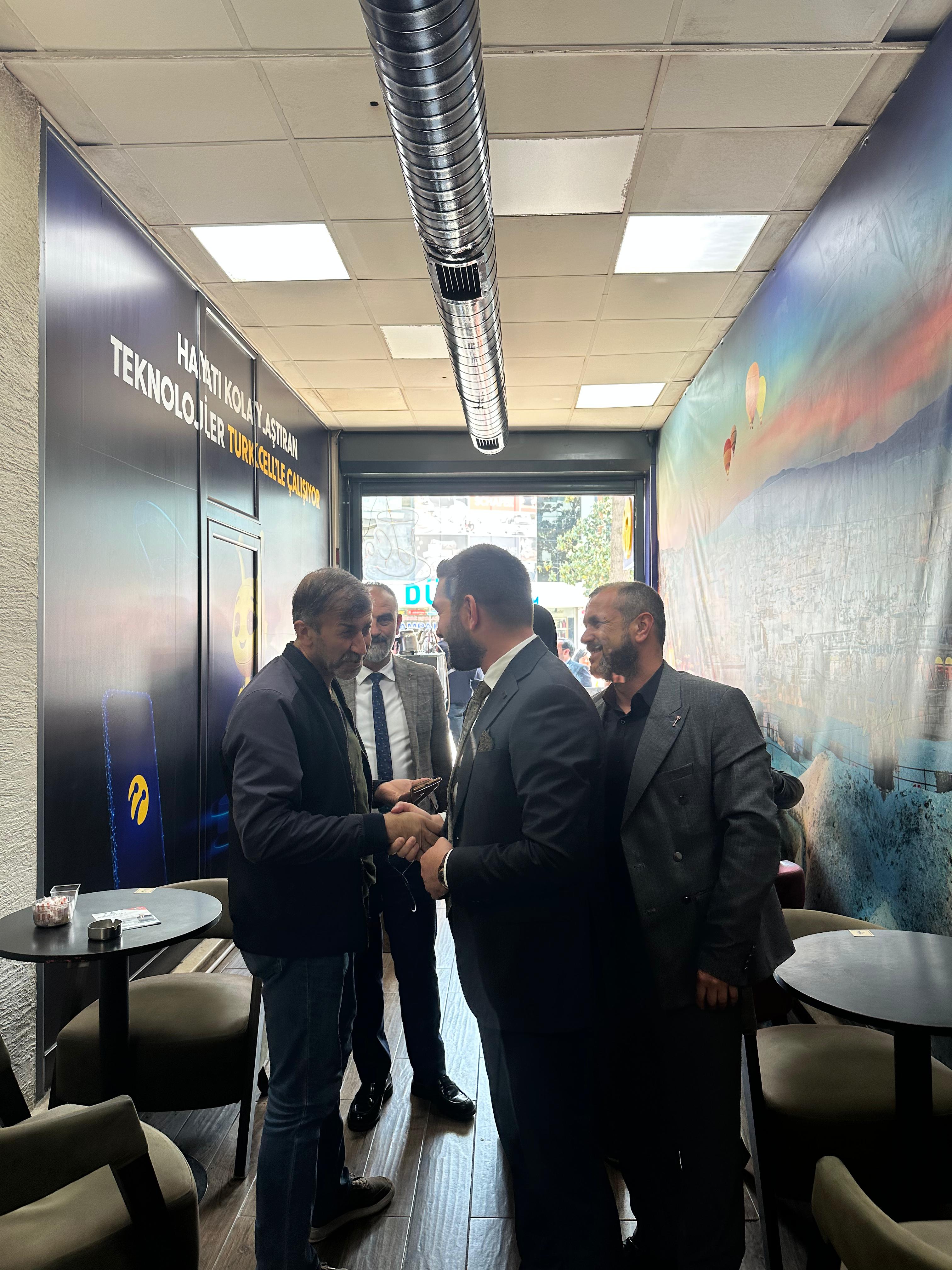 ANAHTAR PARTİ GENEL BAŞKAN YARDIMCISI AYHAN EREL HENDEK’TE SAHAYA İNDİ