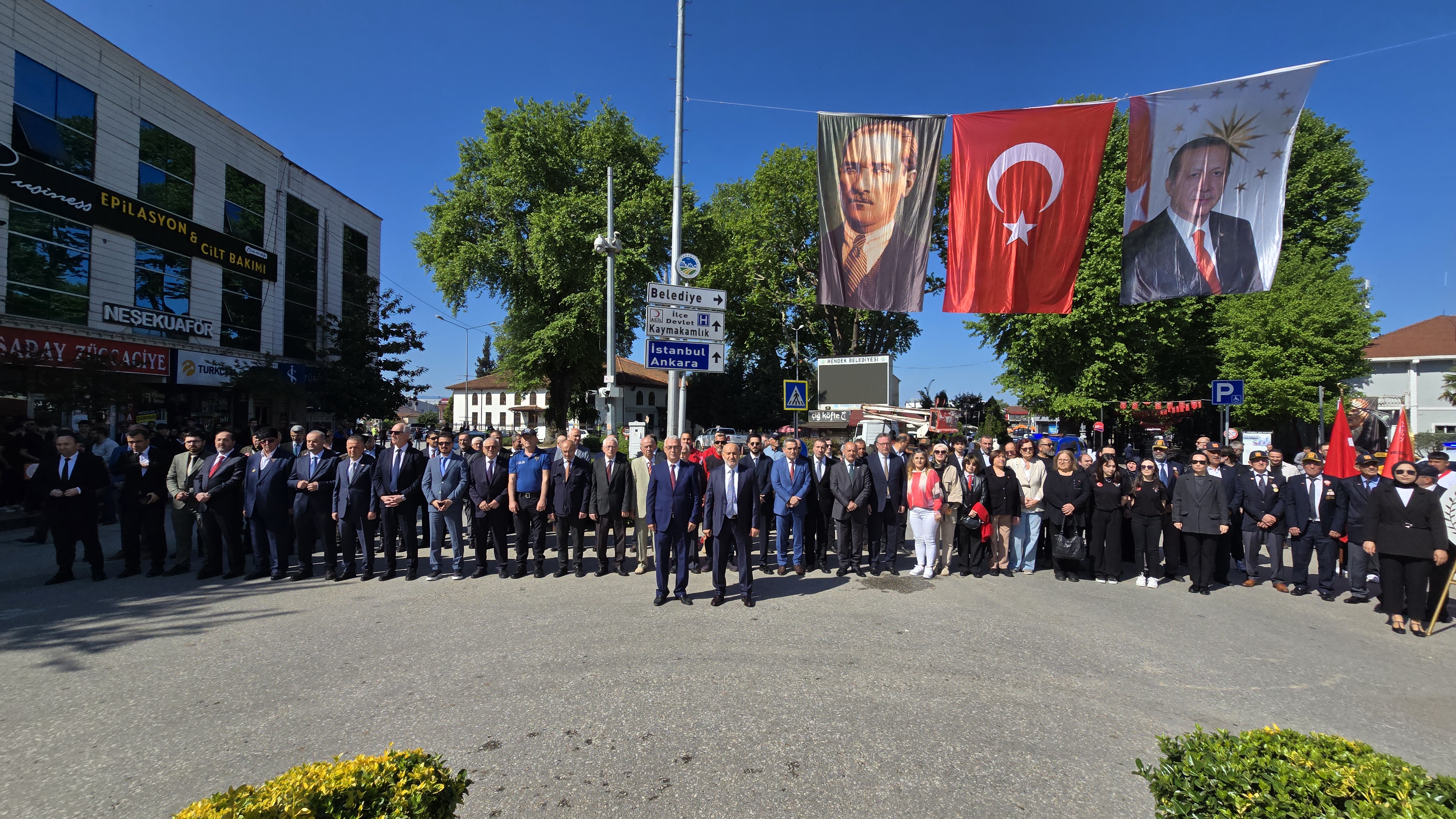 19 MAYIS’TA HENDEK’TE COŞKU DOLU KUTLAMA