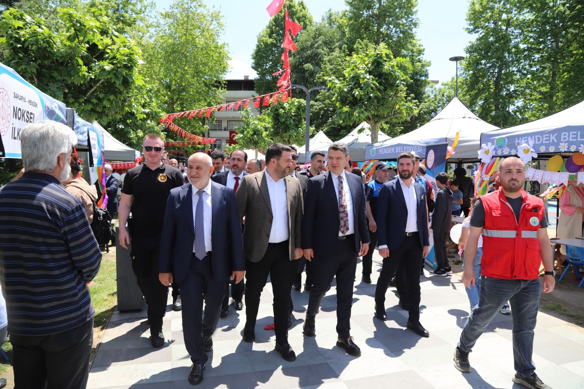 HENDEK’TE ÇOCUK VE GENÇLİK ŞENLİĞİ YOĞUN KATILIMLA GERÇEKLEŞTİ