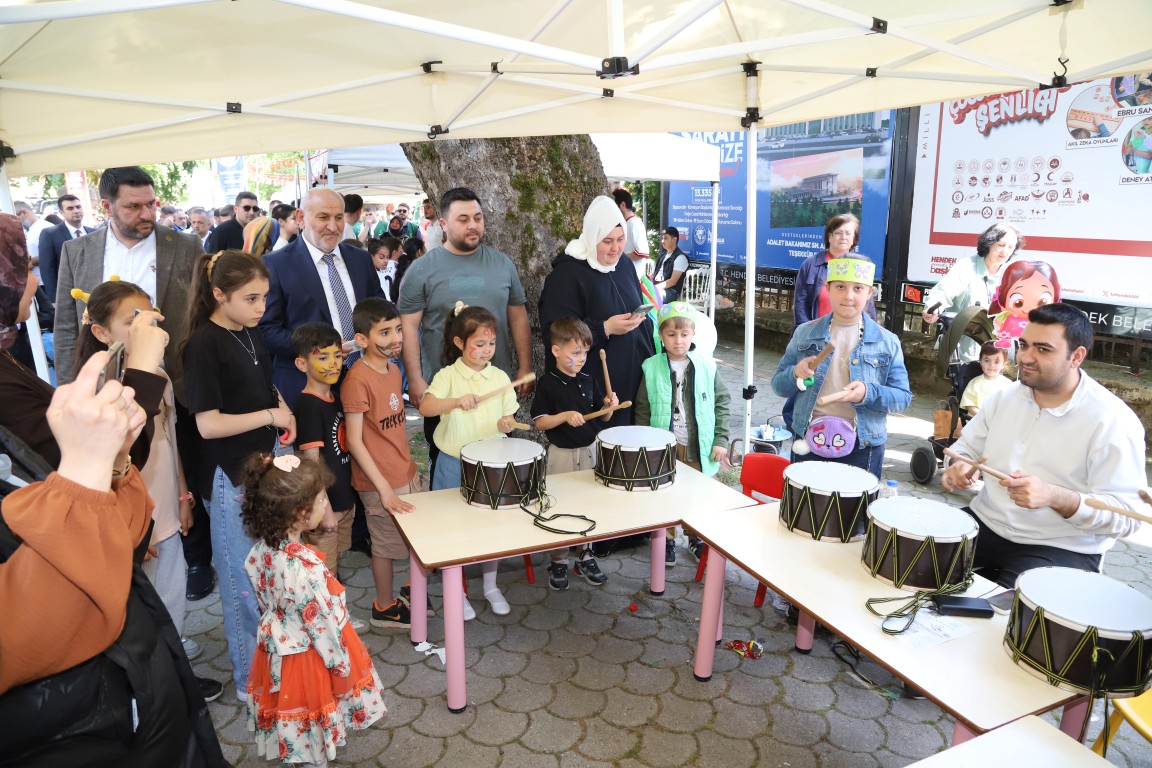 HENDEK’TE ÇOCUK VE GENÇLİK ŞENLİĞİ YOĞUN KATILIMLA GERÇEKLEŞTİ