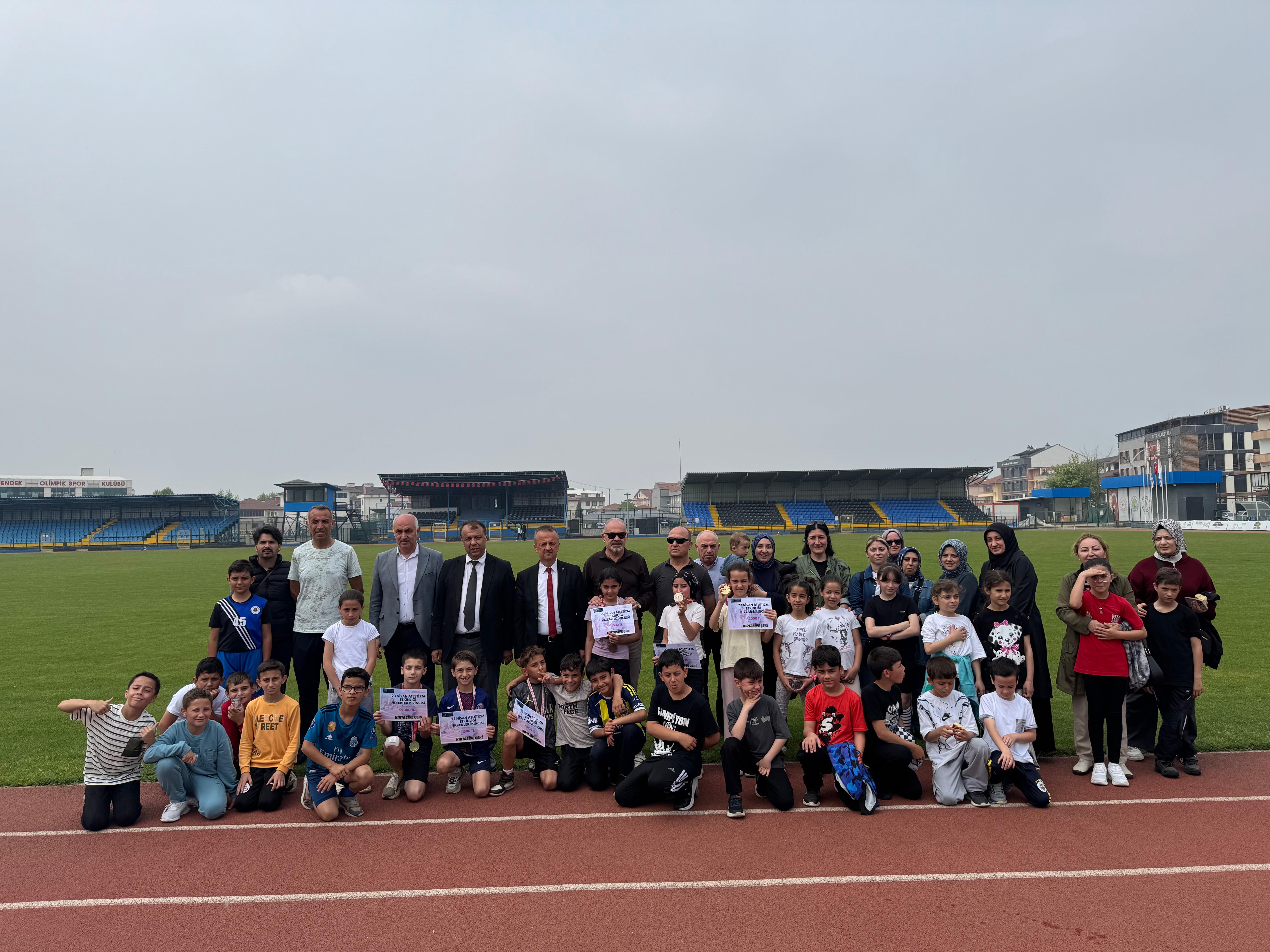 HENDEK’TE ÇOCUKLAR SPORLA BULUŞTU