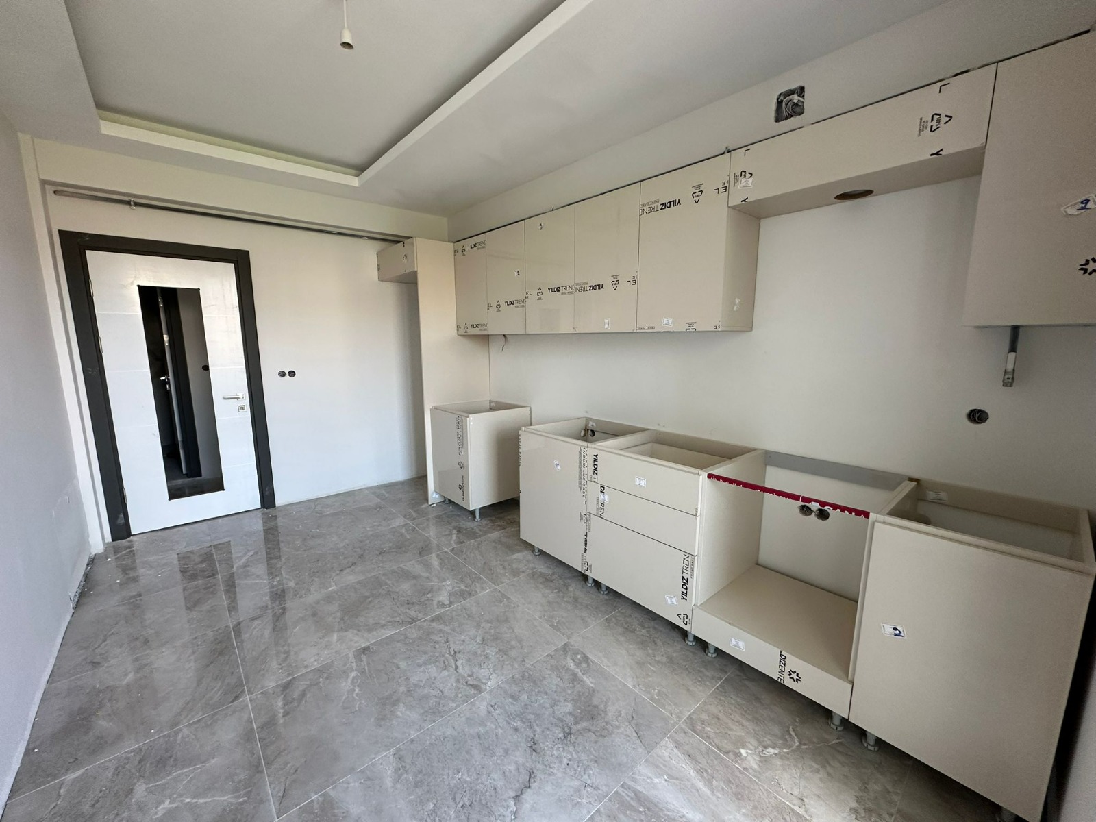 HENDEK YENİMAHALLE’DE 3+1 130 M² SATILIK LÜKS DAİRE