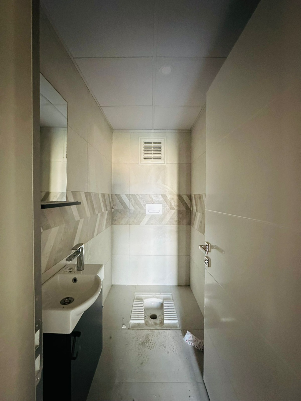 HENDEK YENİMAHALLE’DE 3+1 130 M² SATILIK LÜKS DAİRE