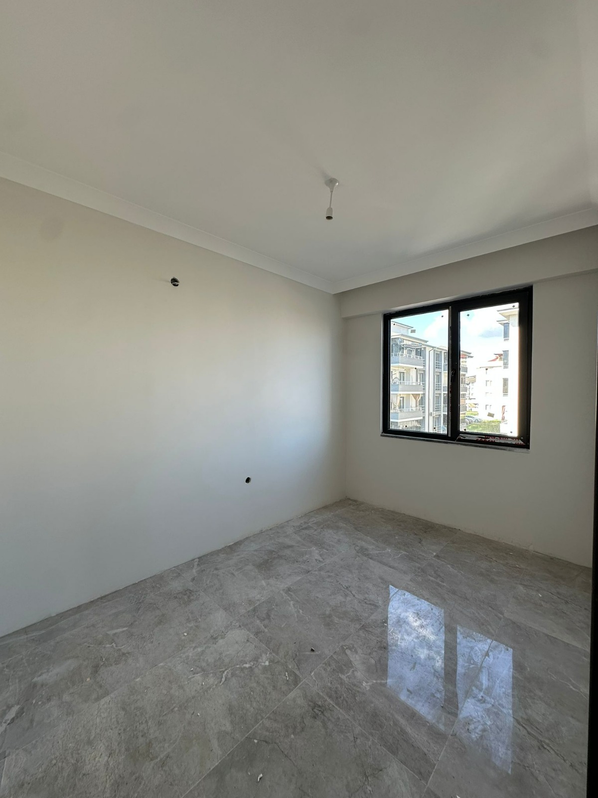 HENDEK YENİMAHALLE’DE 3+1 130 M² SATILIK LÜKS DAİRE