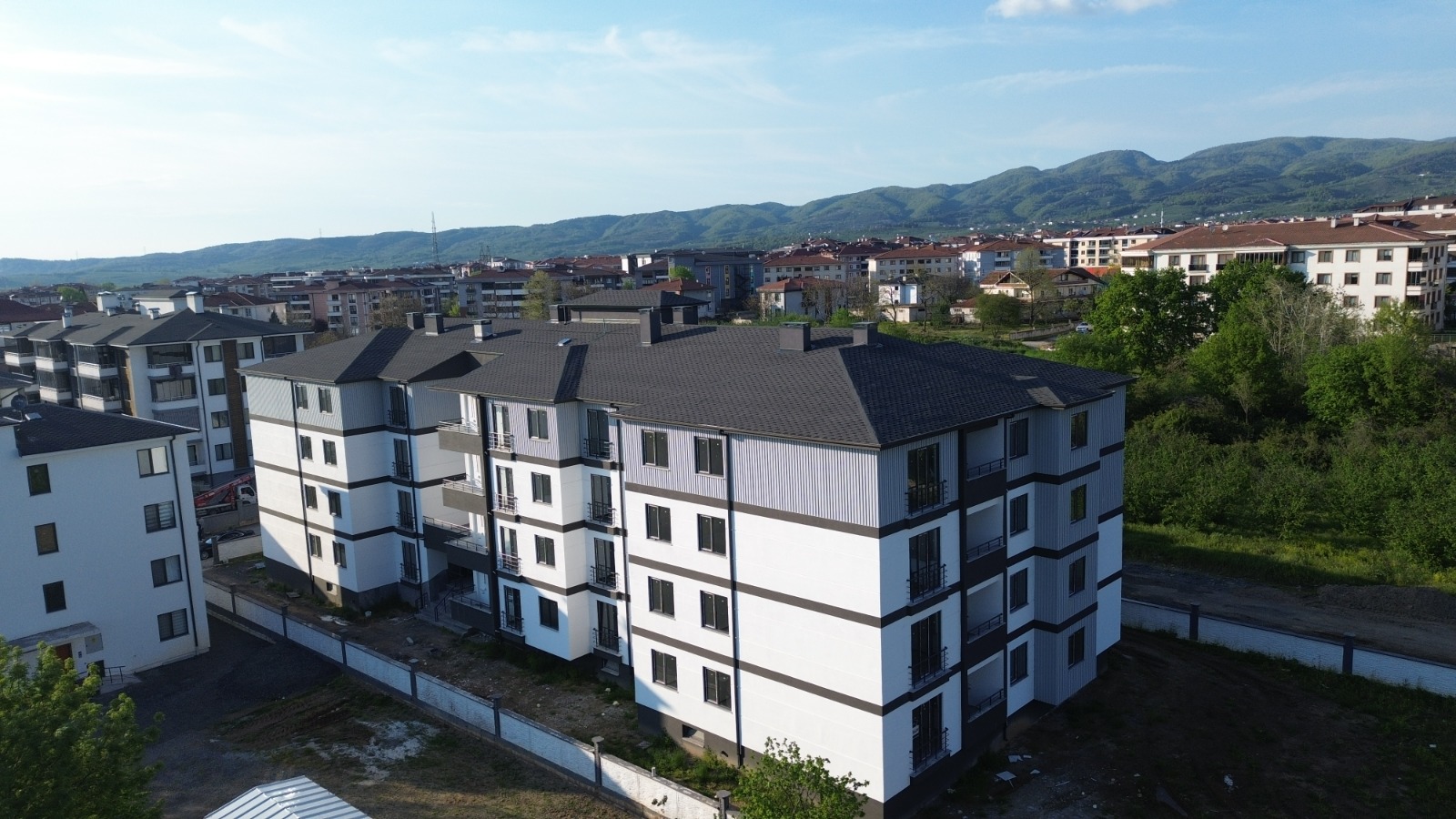 HENDEK YENİMAHALLE’DE 3+1 130 M² SATILIK LÜKS DAİRE