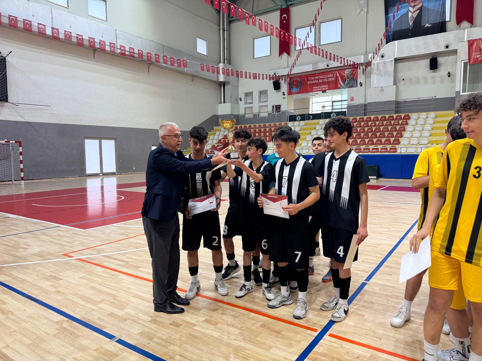 Okul Sporları Genç Erkekler Futsal sona erdi