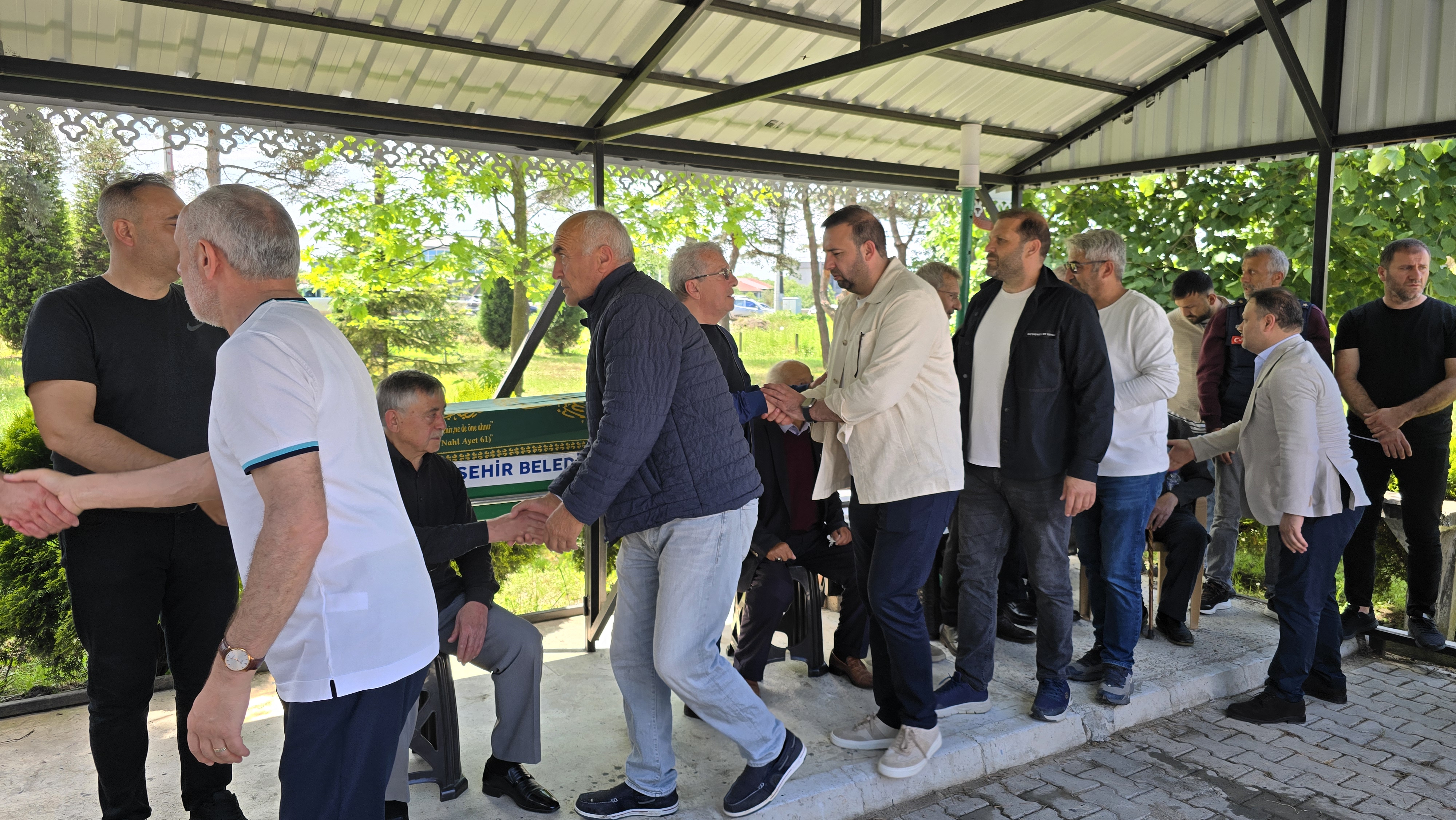 Yılmaz dualarla son yolculuğuna uğurlandı