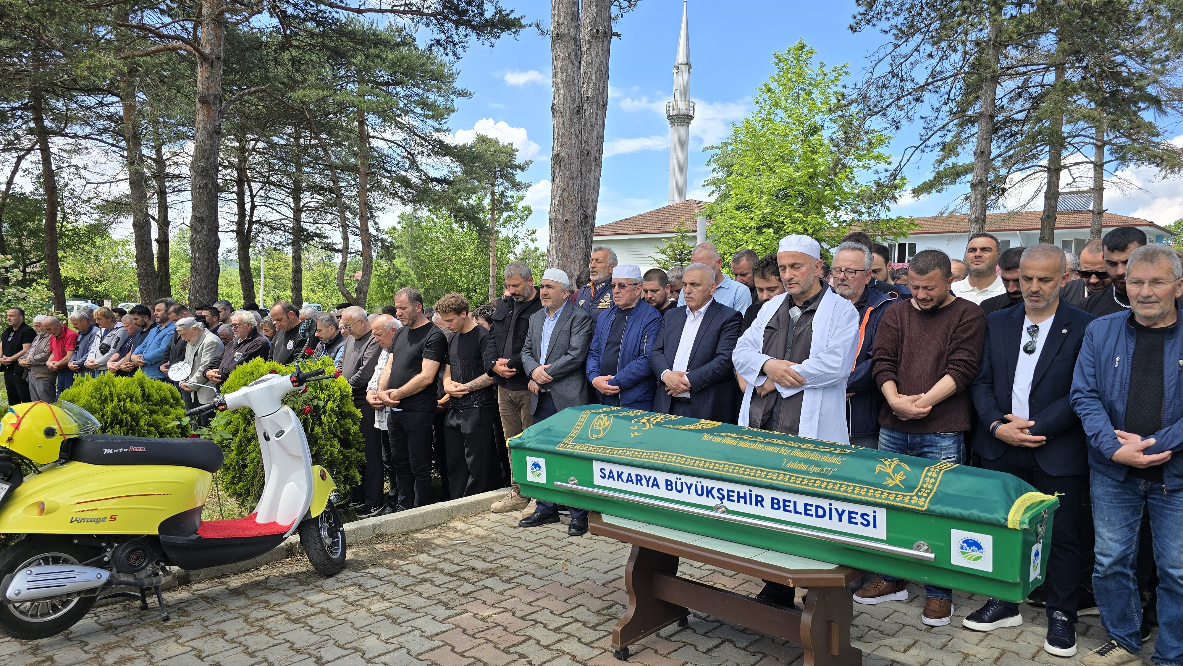 Yılmaz dualarla son yolculuğuna uğurlandı