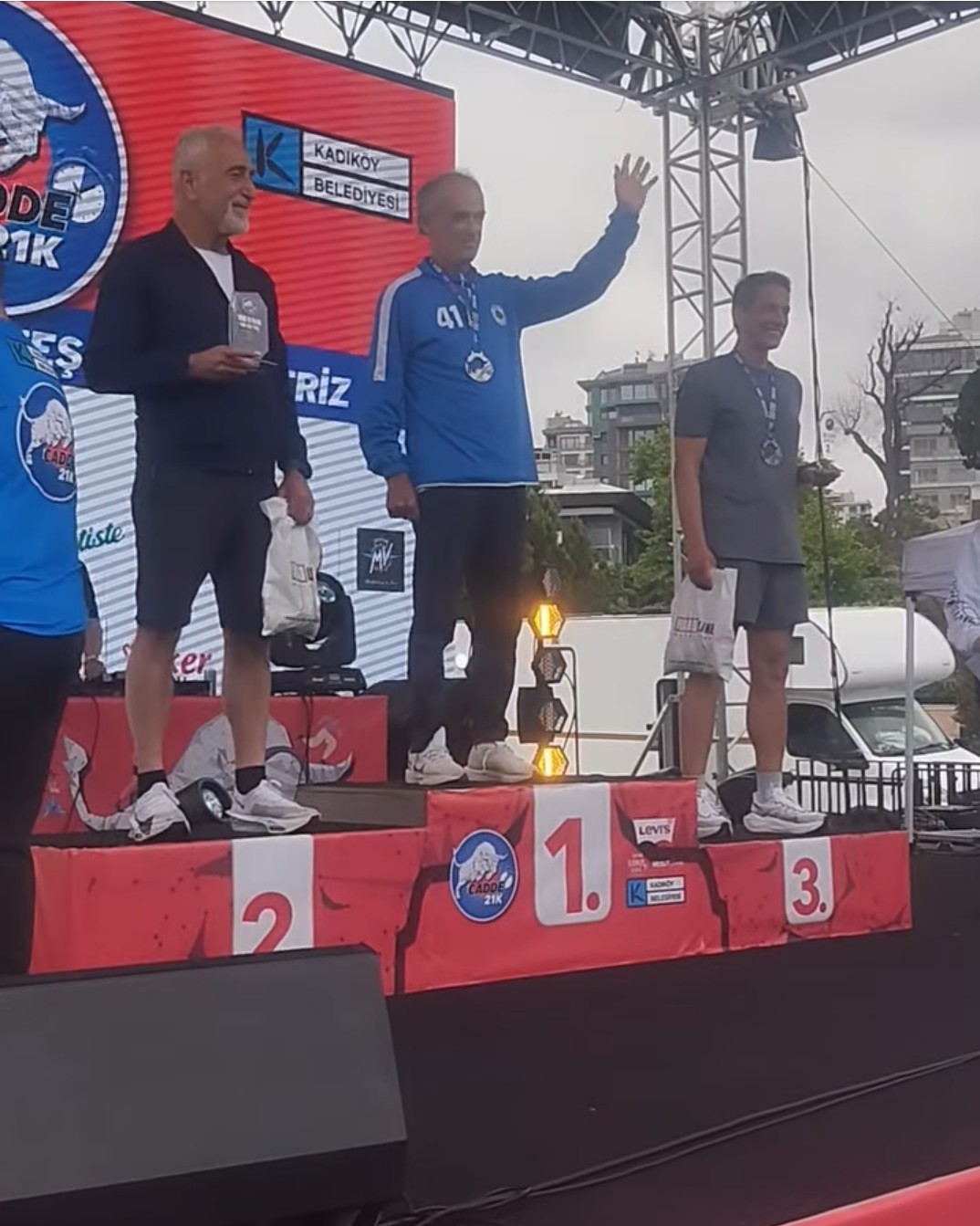 Hendekli Çelik kürsüyü sevdi