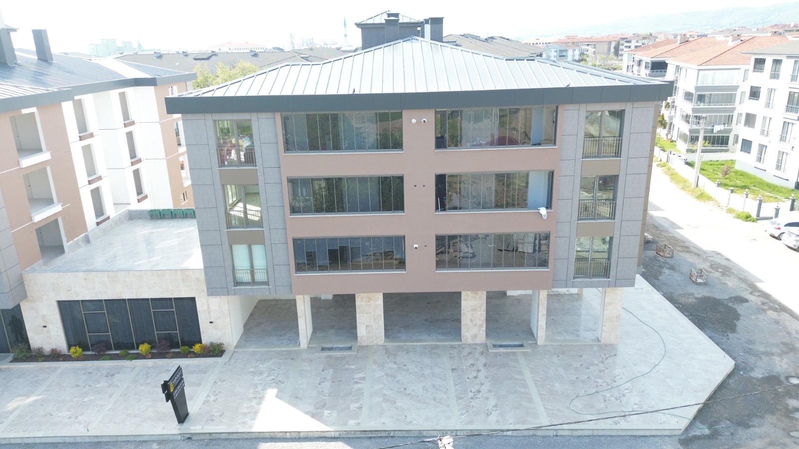 NUR GAYRİMENKUL'DEN YENİ MAHALLE'DE SATILIK LÜKS DAİRELER