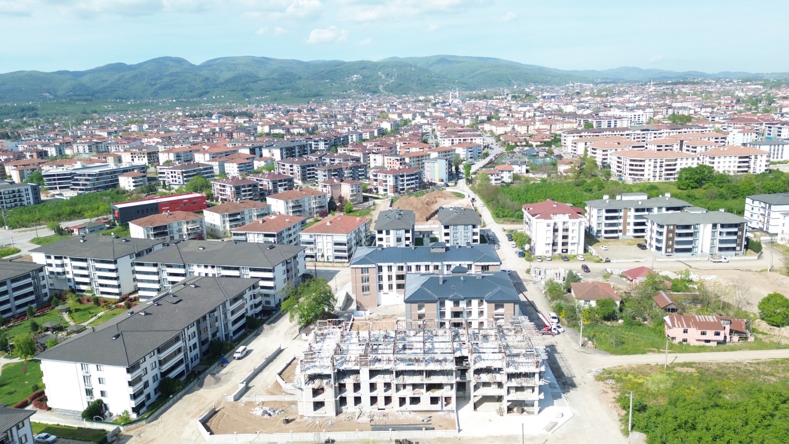 NUR GAYRİMENKUL'DEN YENİ MAHALLE'DE SATILIK LÜKS DAİRELER