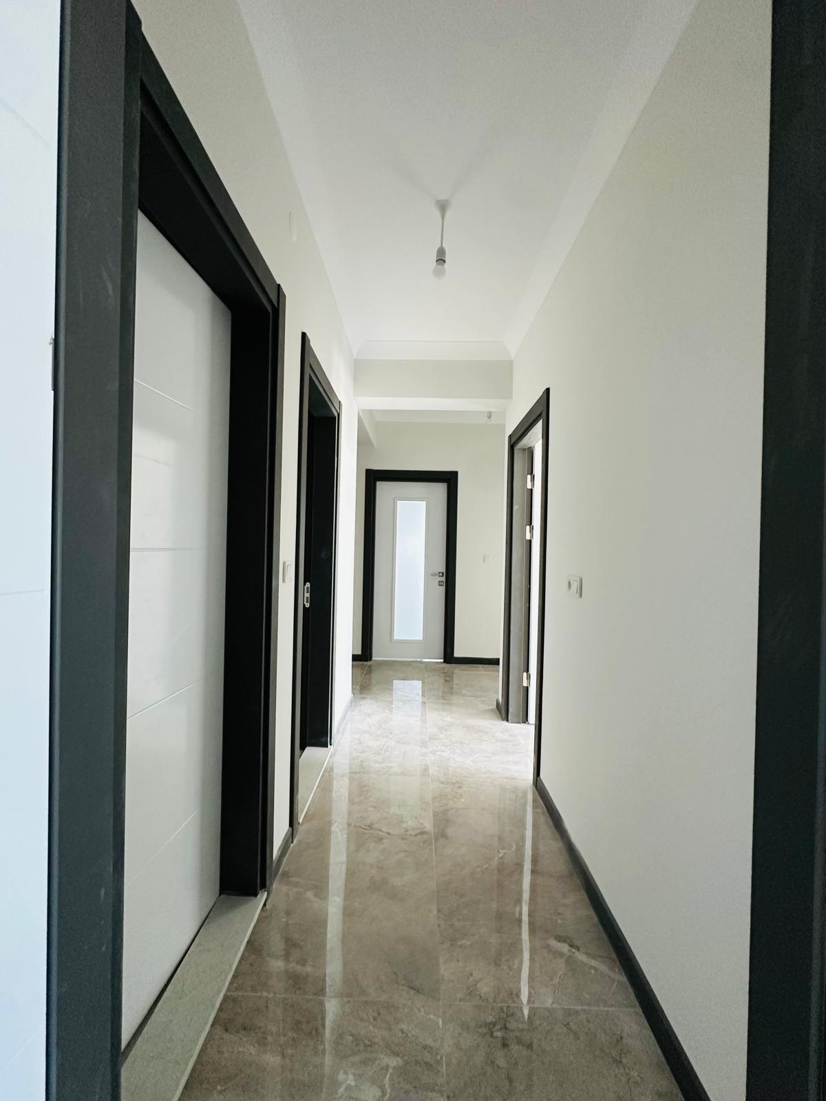 YENİ MAHALLE’DE 3+1 140 M² SATILIK LÜKS DAİRELER